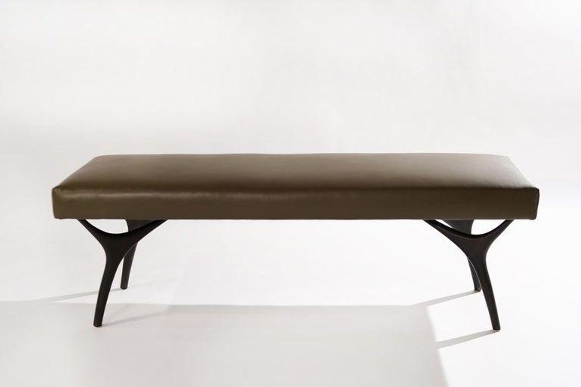 Placcato Panca Crescent Serie 60 in ORB di Stamford Modern in vendita