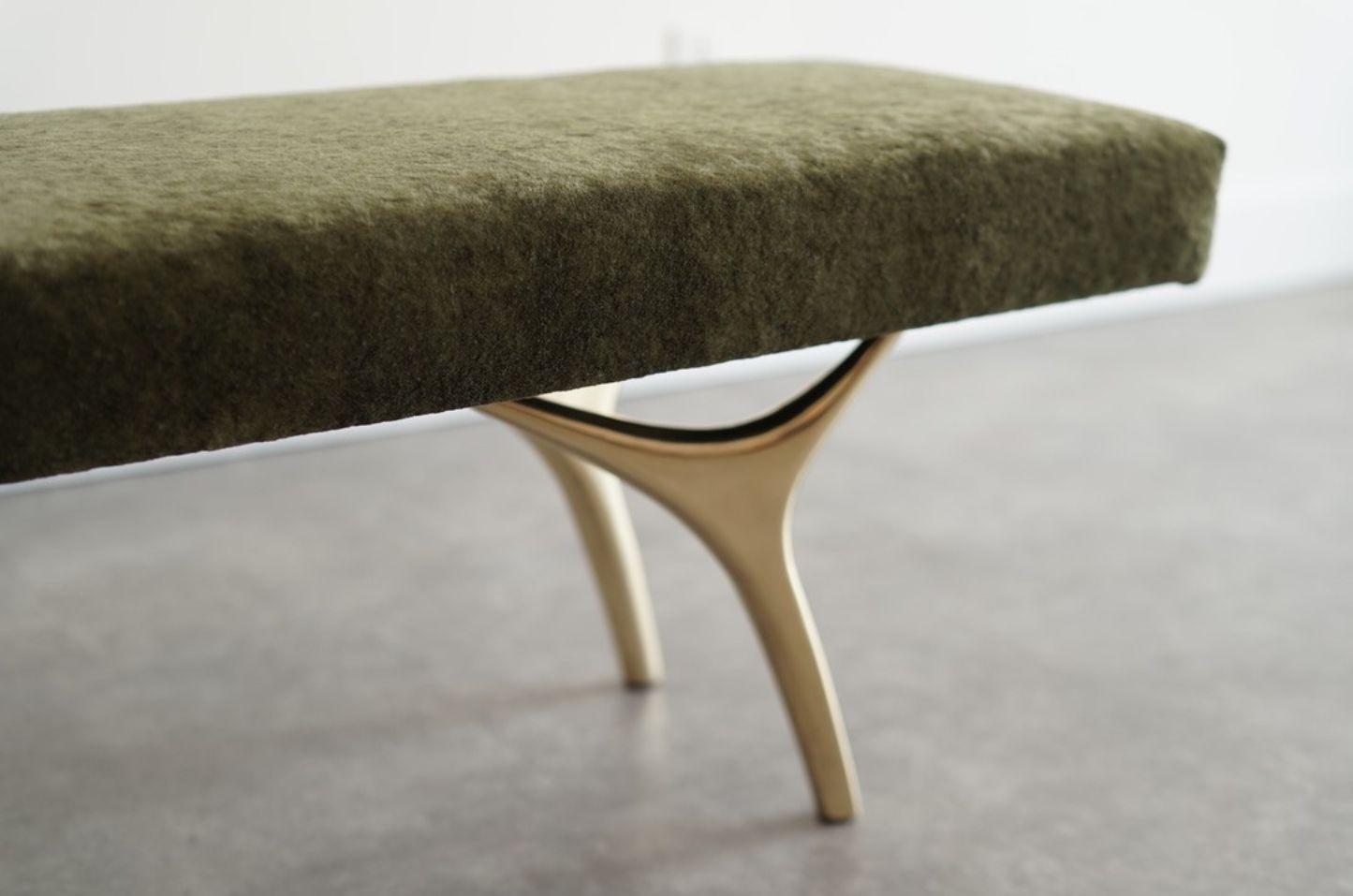 Banco Crescent Serie 72 en latón pulido by Stamford Modern Latón en venta