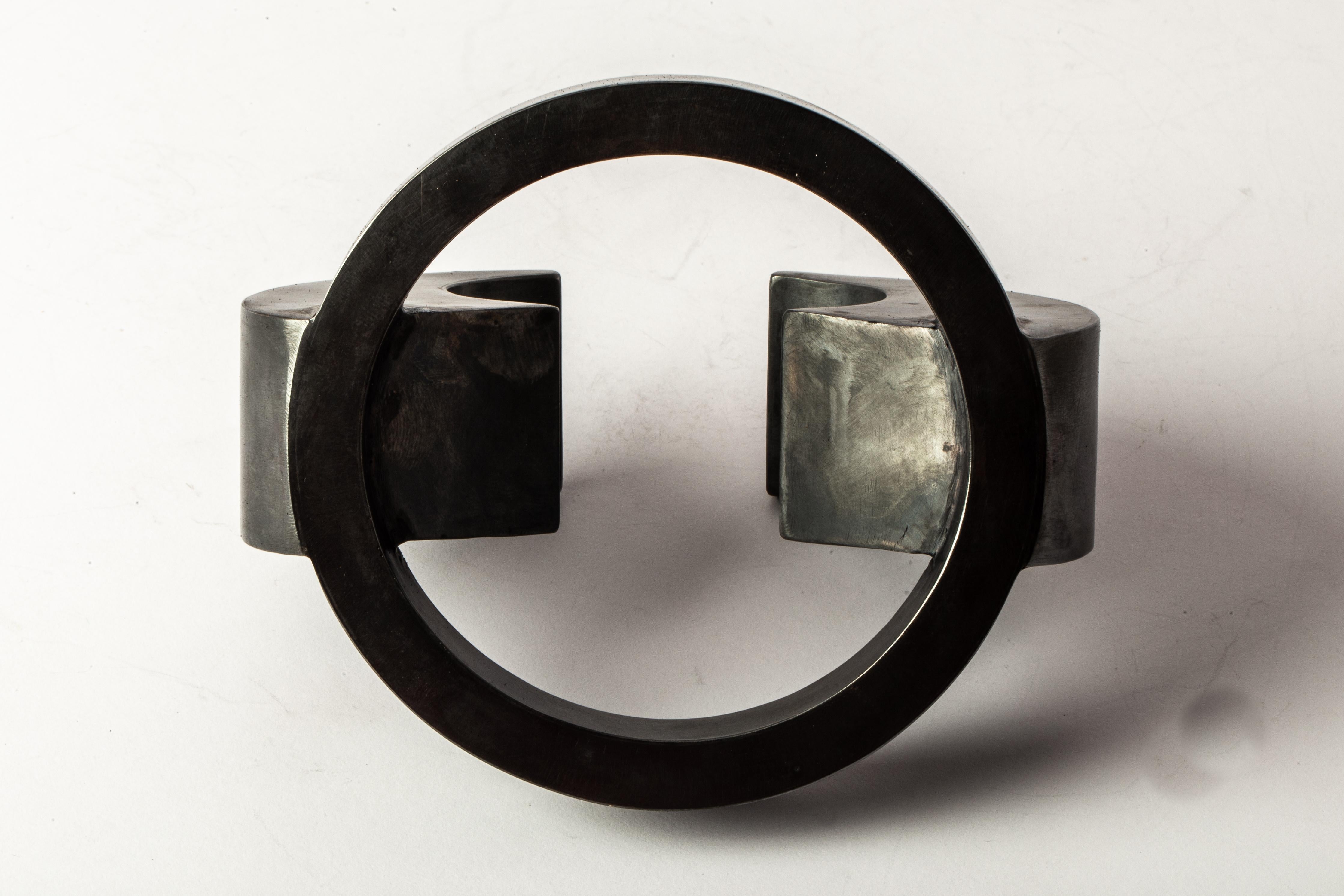 Crescent Bracelet (Radiant Expansion, Saturn Var., KA) For Sale 2