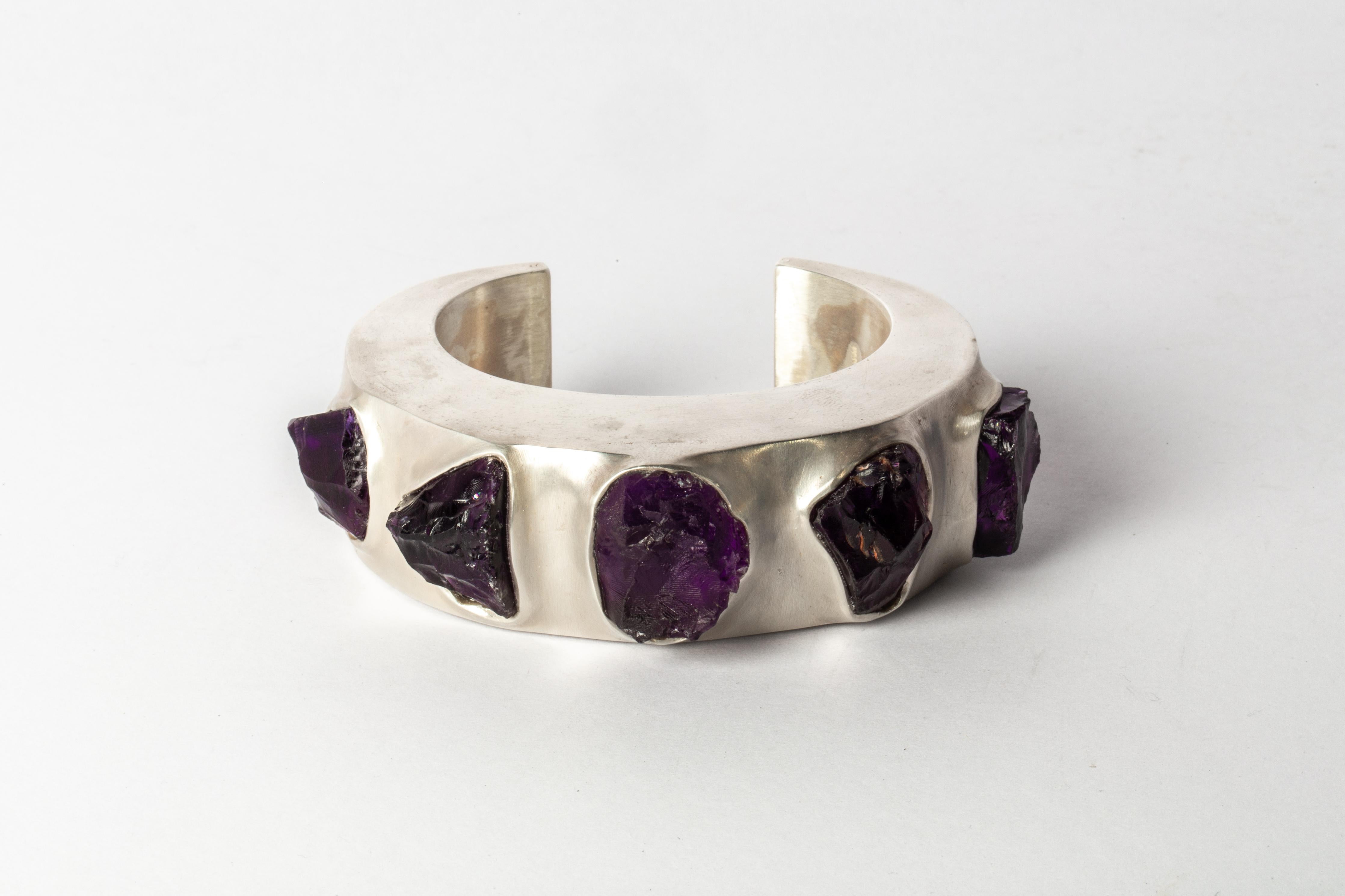 Crescent Bracelet (Terrestrial Surfaced, Amethyst, 30mm, AS+MA+AME) In New Condition For Sale In Paris, FR