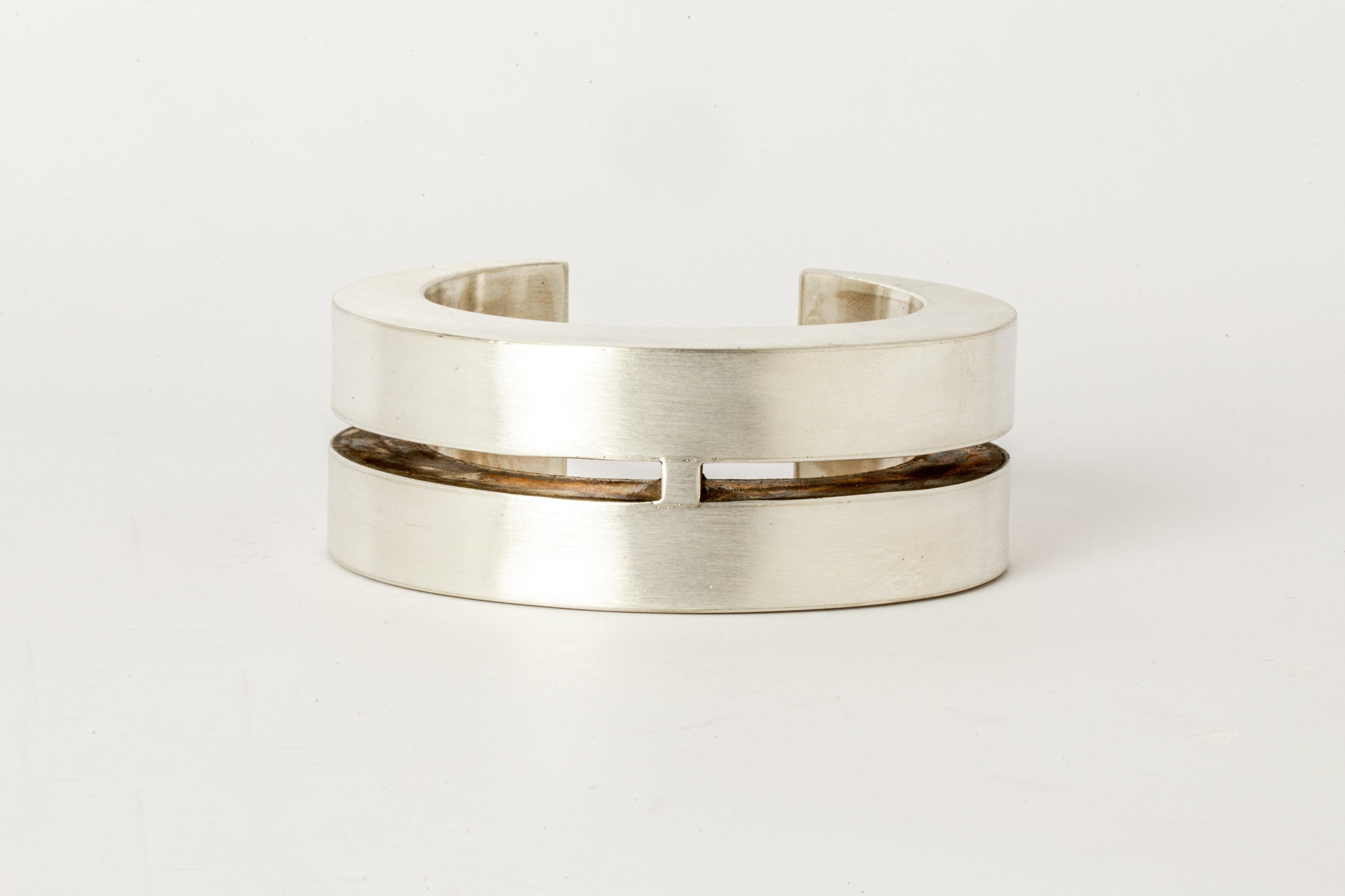 Crescent Crevice Bracelet (30mm, MA) In New Condition For Sale In Hong Kong, Hong Kong Island