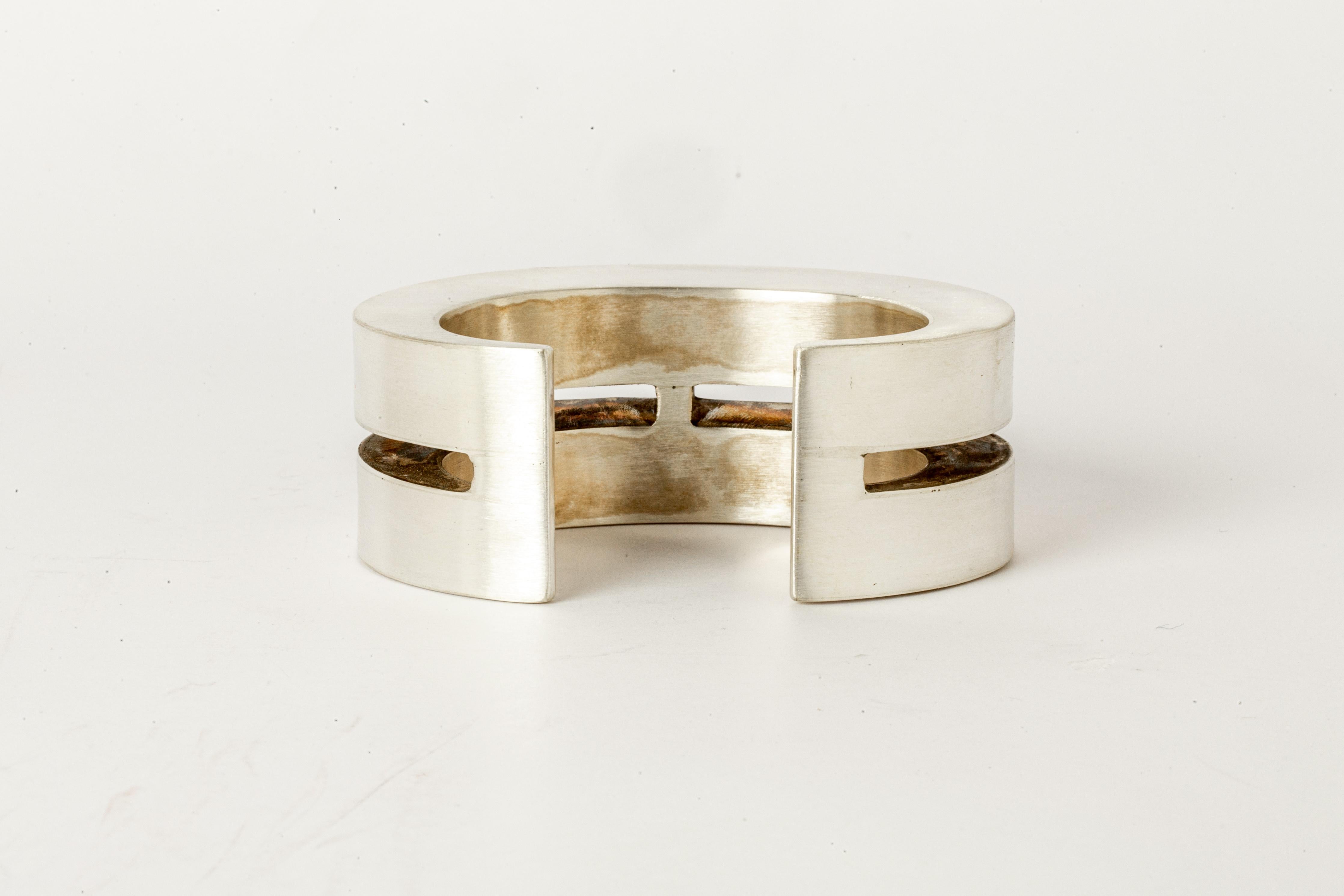 Crescent Crevice Bracelet (30mm, MA) For Sale 1
