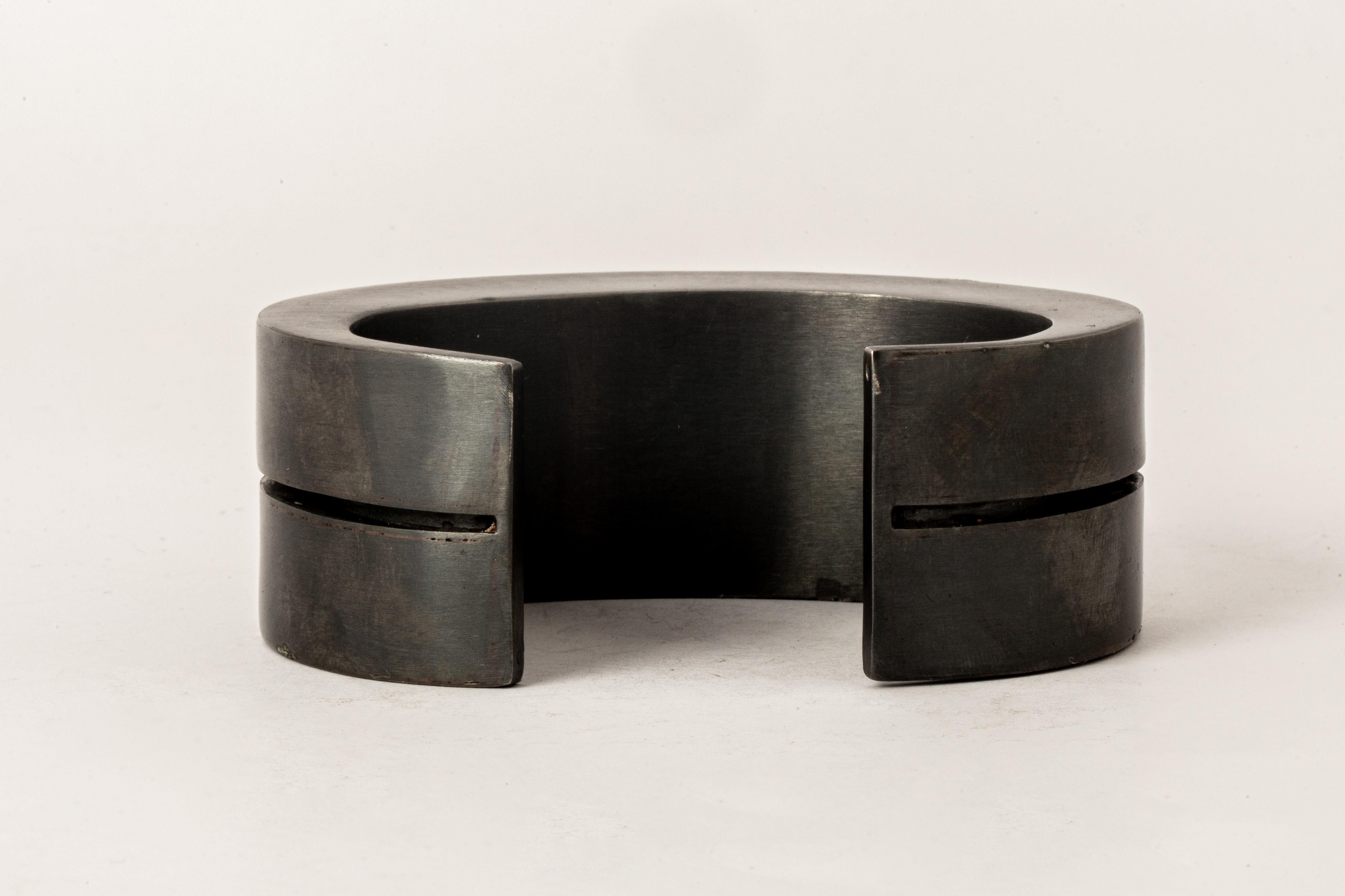 Women's or Men's Crescent Crevice Bracelet v2 (30mm, KA) For Sale