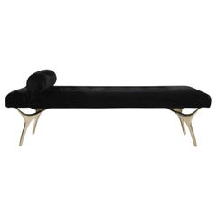 Cama de día Crescent en latón pulido by Stamford Modern