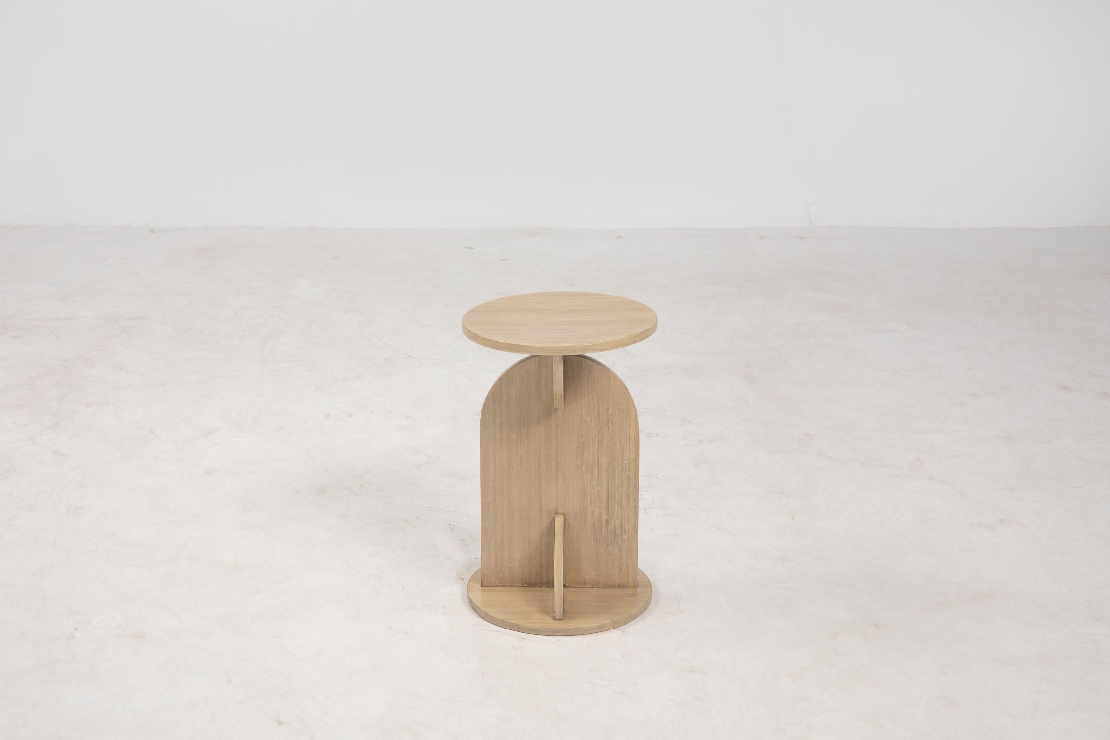 Table d'extrémité Crescent, table d'extrémité minimaliste cognac en vente 2