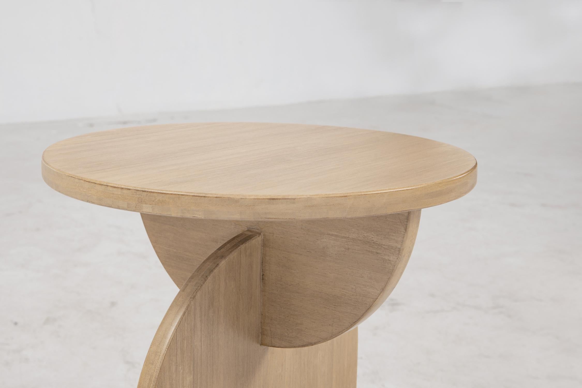 Table d'extrémité Crescent, table d'extrémité minimaliste cognac en vente 4