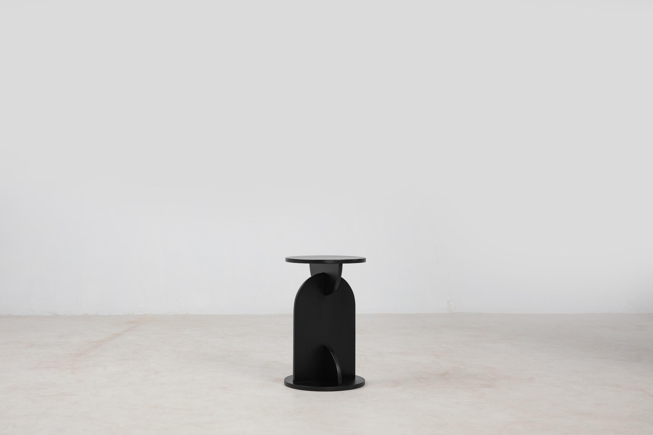 Table d'extrémité Crescent, table d'extrémité minimaliste cognac en vente 7