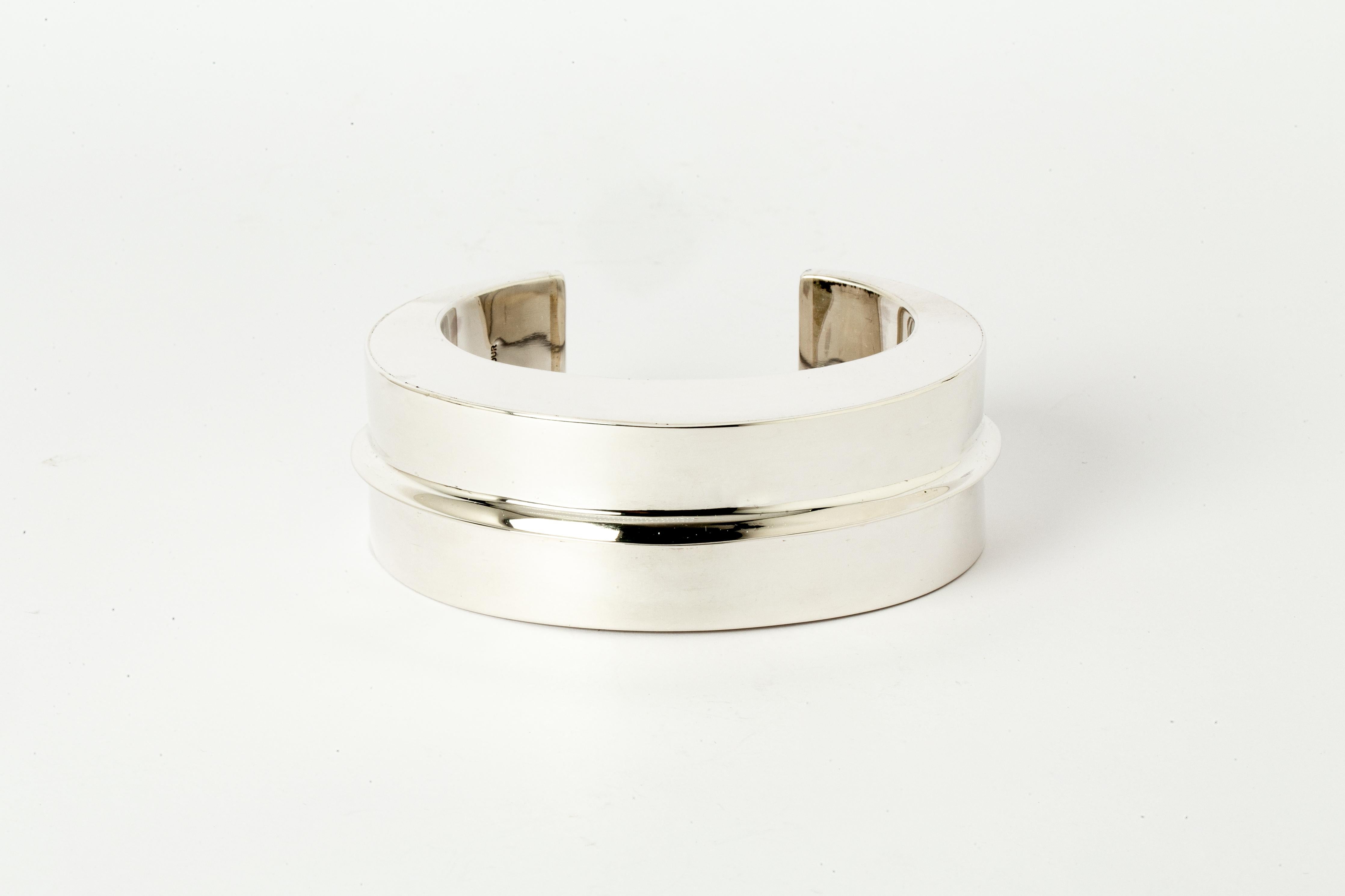 Crescent Folded Bracelet (Distortion Blade, 1 fold, 30mm, PA) In New Condition For Sale In Paris, FR