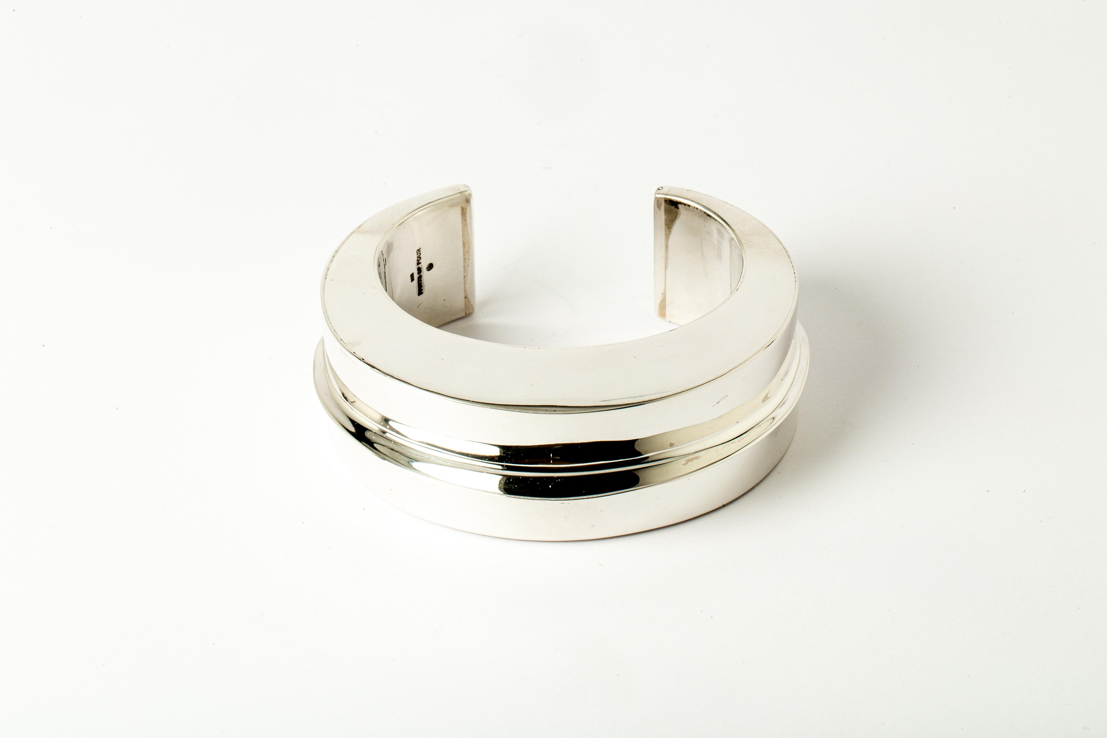 Women's or Men's Crescent Folded Bracelet (Distortion Blade, 1 fold, 30mm, PA) For Sale