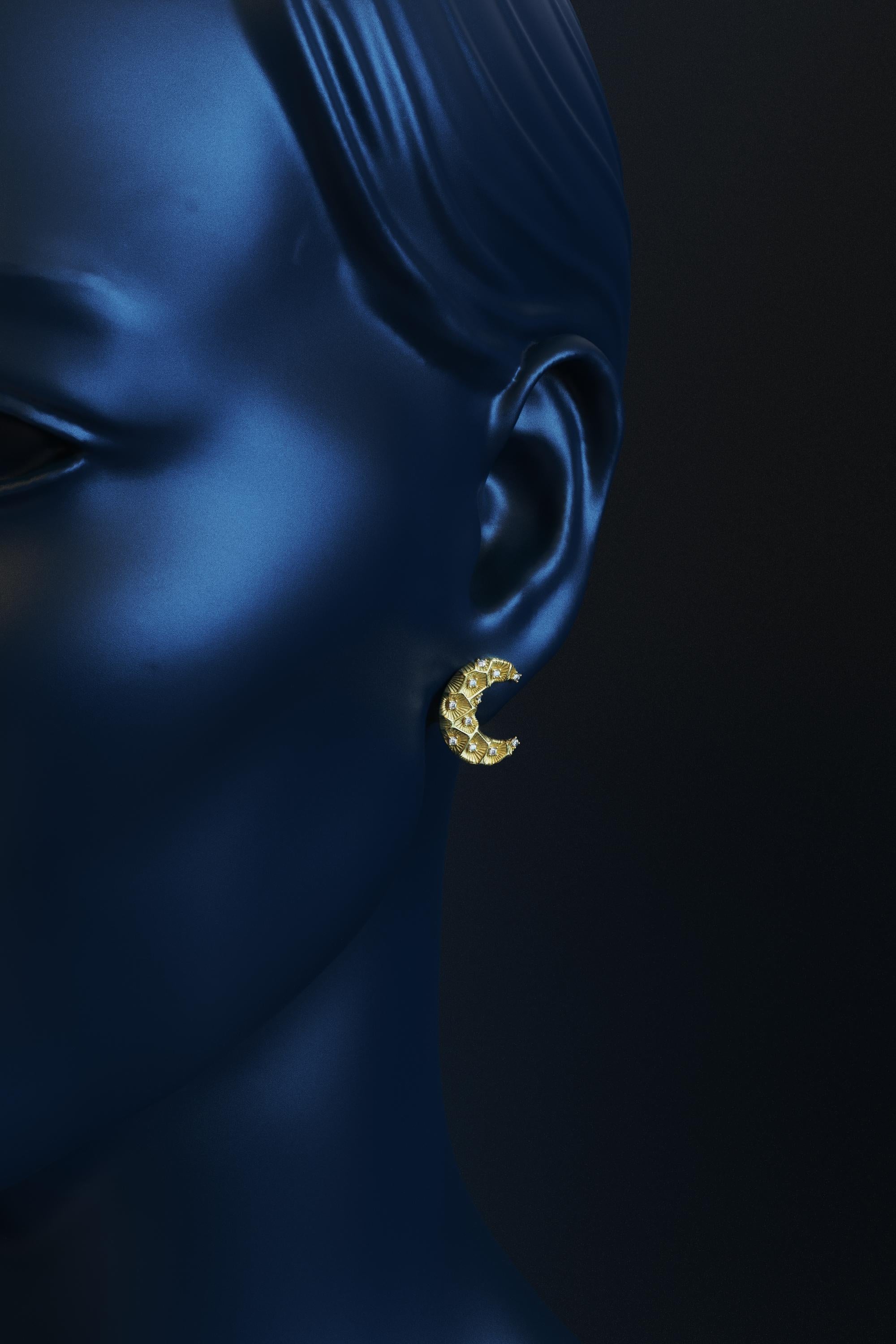 Modern Crescent Moon Diamond Earrings – 14K Solid Gold - Italy - Oltremare Gioielli For Sale
