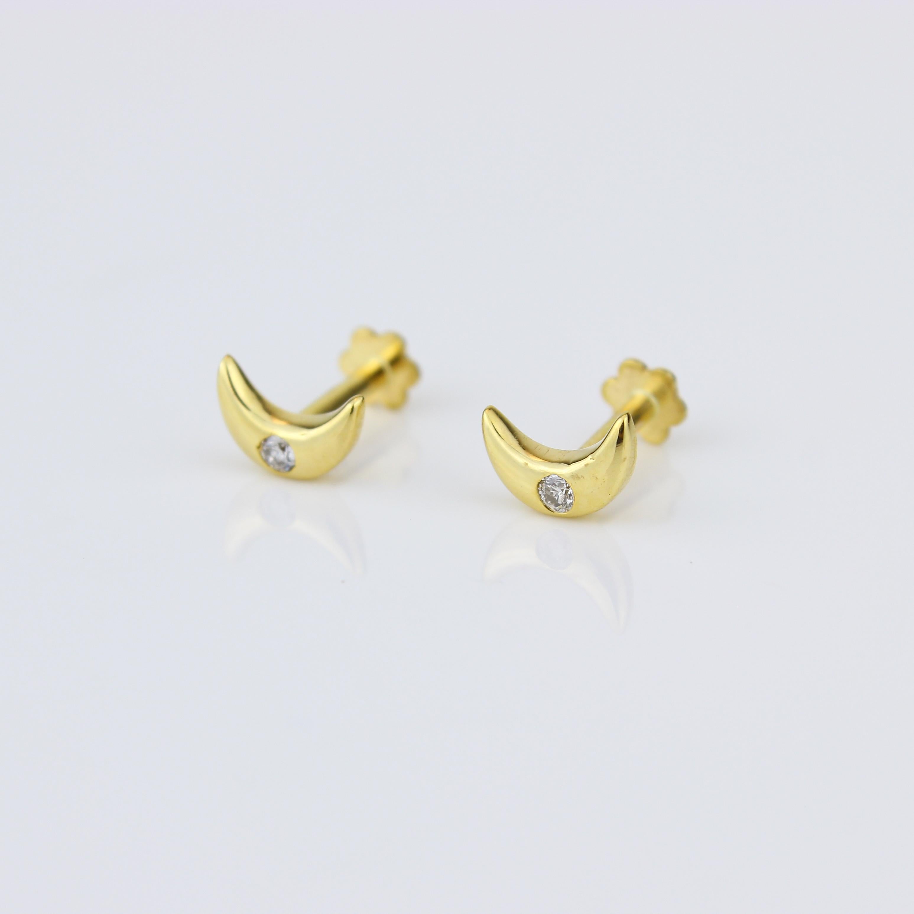 Round Cut Crescent Moon Diamond Earrings for Girls (Kids/Toddlers) in 18K Solid Gold For Sale