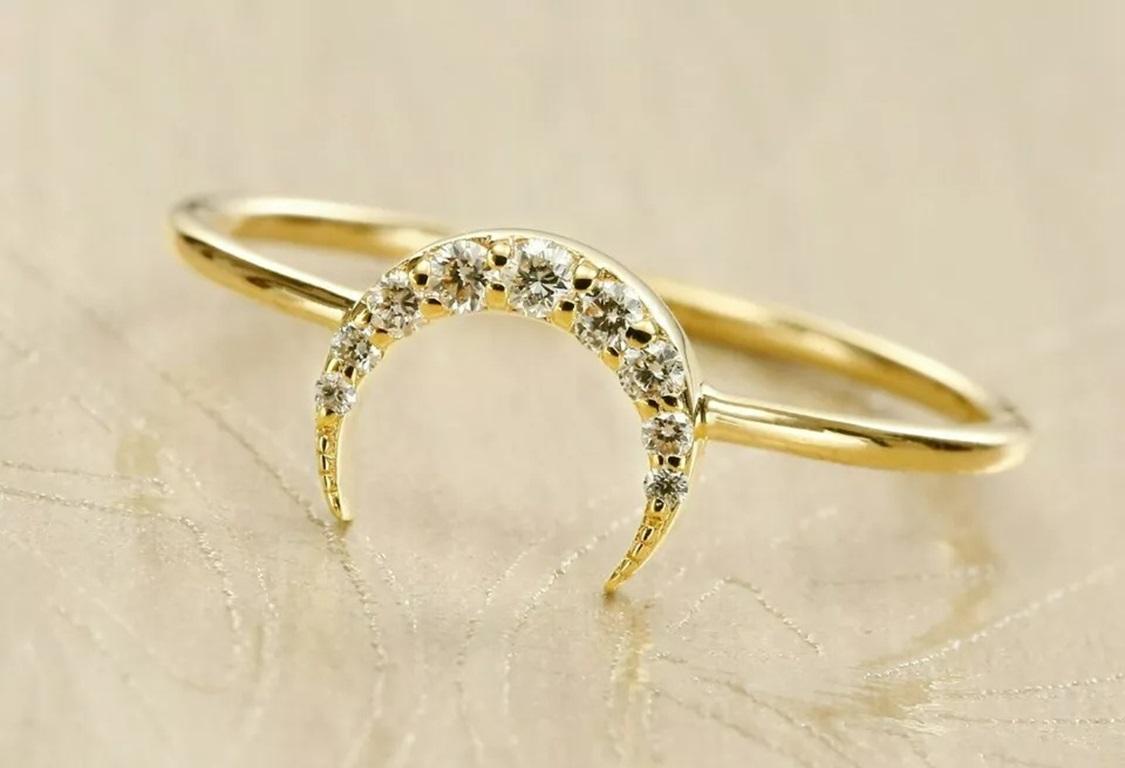 Round Cut Crescent Moon Diamond Ring Band in 14k Solid Gold Horn Ring Design For Sale