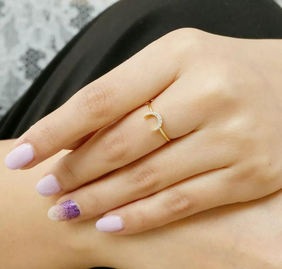 Crescent Moon Diamond Ring Band in 14k Solid Gold Horn Ring Design In New Condition For Sale In Chicago, IL