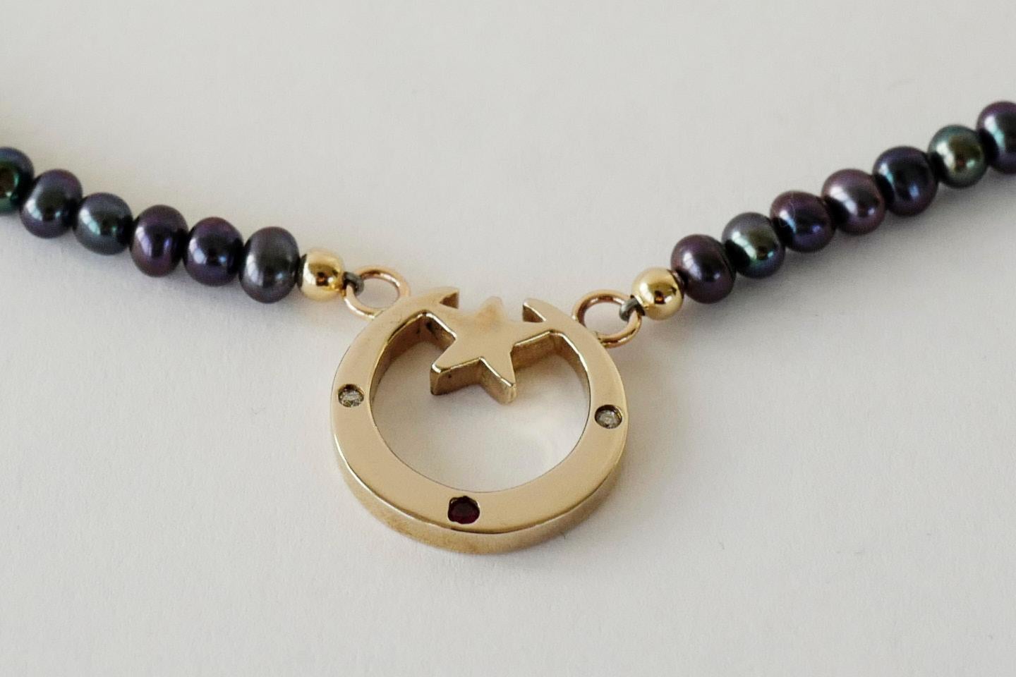 Round Cut Crescent Moon Gold Necklace Black Pearl White Diamond Ruby Dauphin For Sale