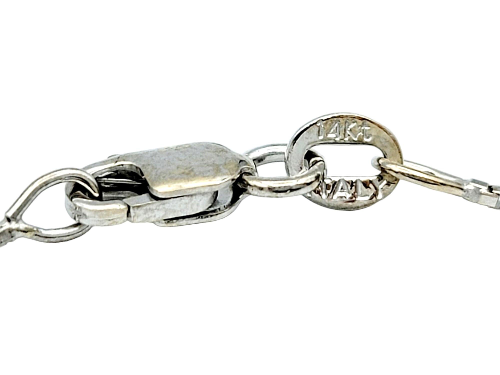 Collana con ciondolo pavé di diamanti e zaffiri Crescent Moon in oro bianco 14 carati in vendita 1