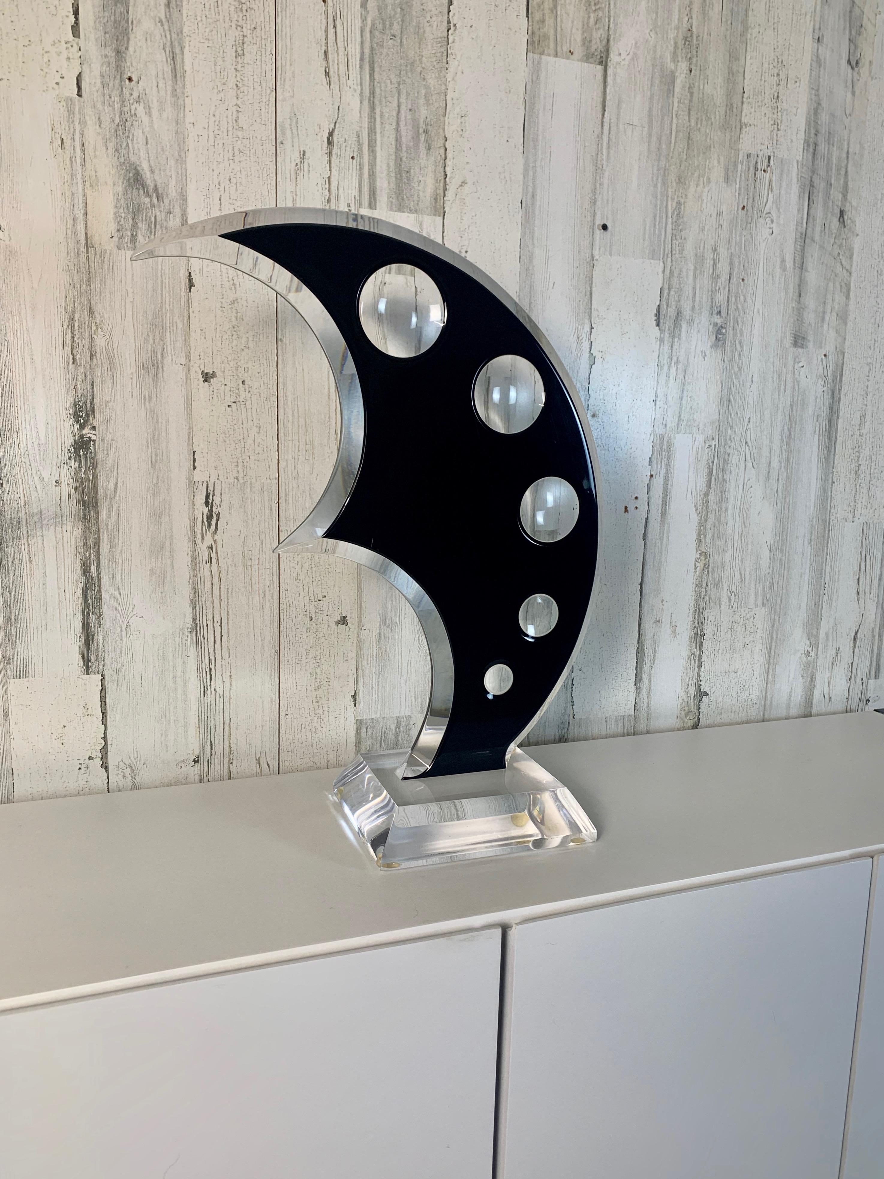 Américain Sculpture de la lune croissante de Shlomi Haziza en vente