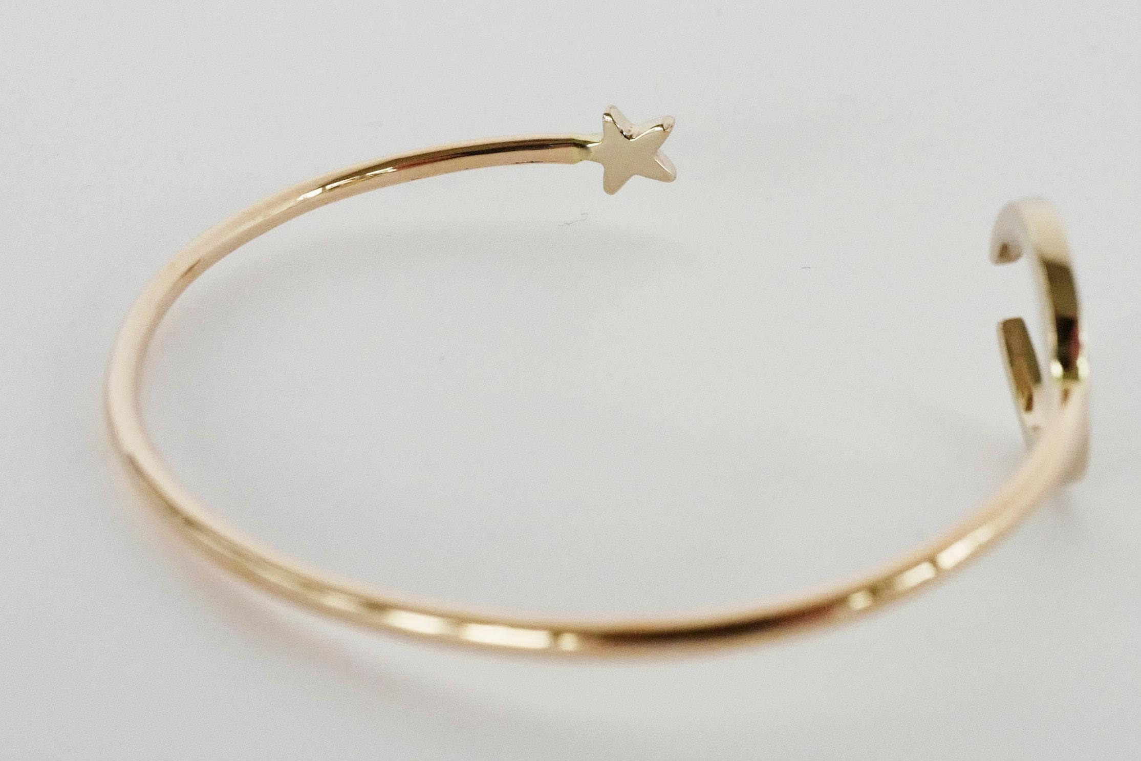 Contemporain Bracelet jonc étoile de lune croissante diamant blanc tanzanite émeraude en vente