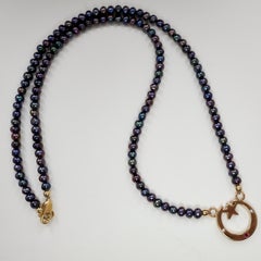 Collana con luna crescente e stella in oro 14k con rubino, diamanti e perle d'acqua dolce nere