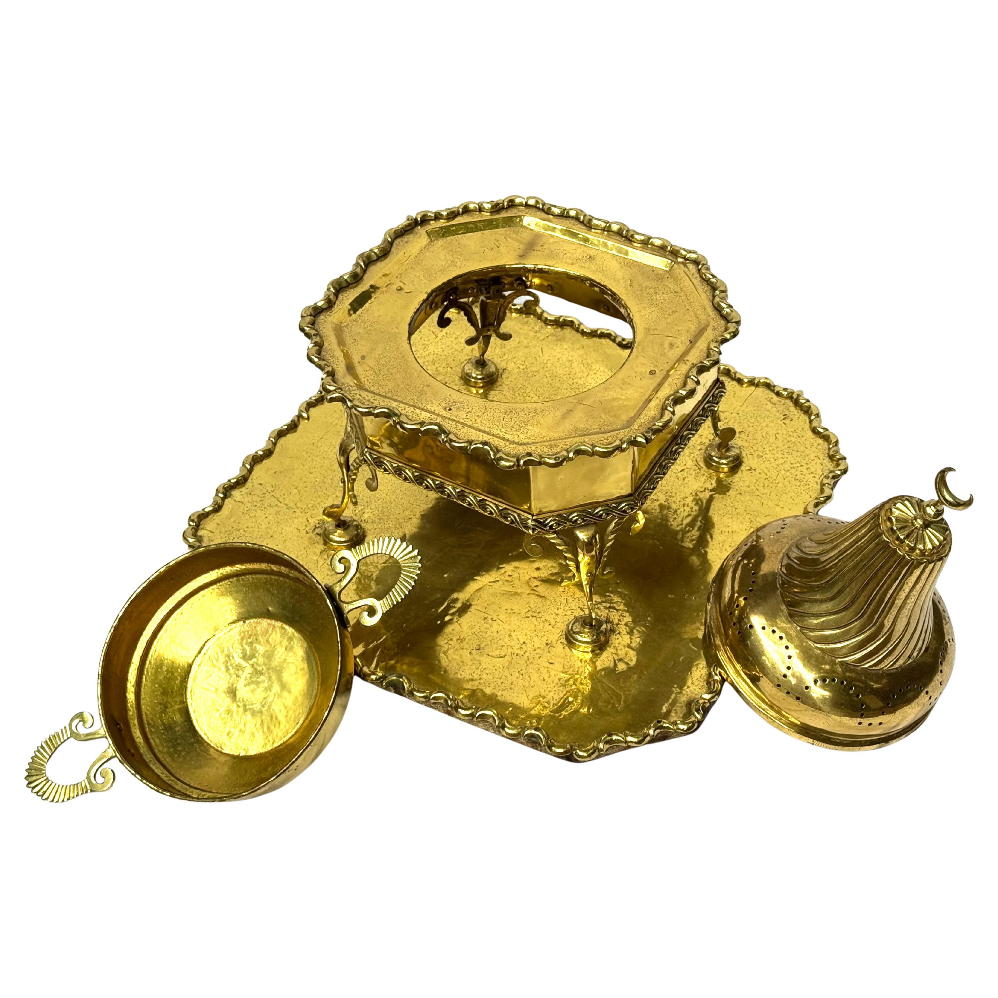 Laiton Crescent of Smoke: A Majestic Ottoman Censer in Brass and Wood, Circa 1900 en vente