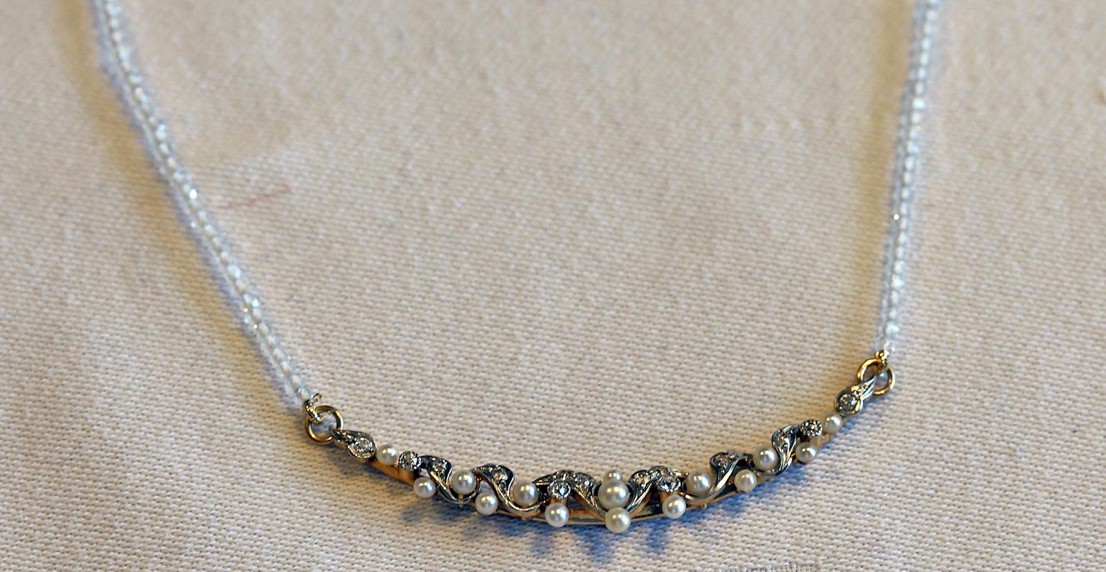 Crescent Pendelleuchte Perlen Old-Mine Diamanten Bergkristall, 1930 für Damen oder Herren im Angebot