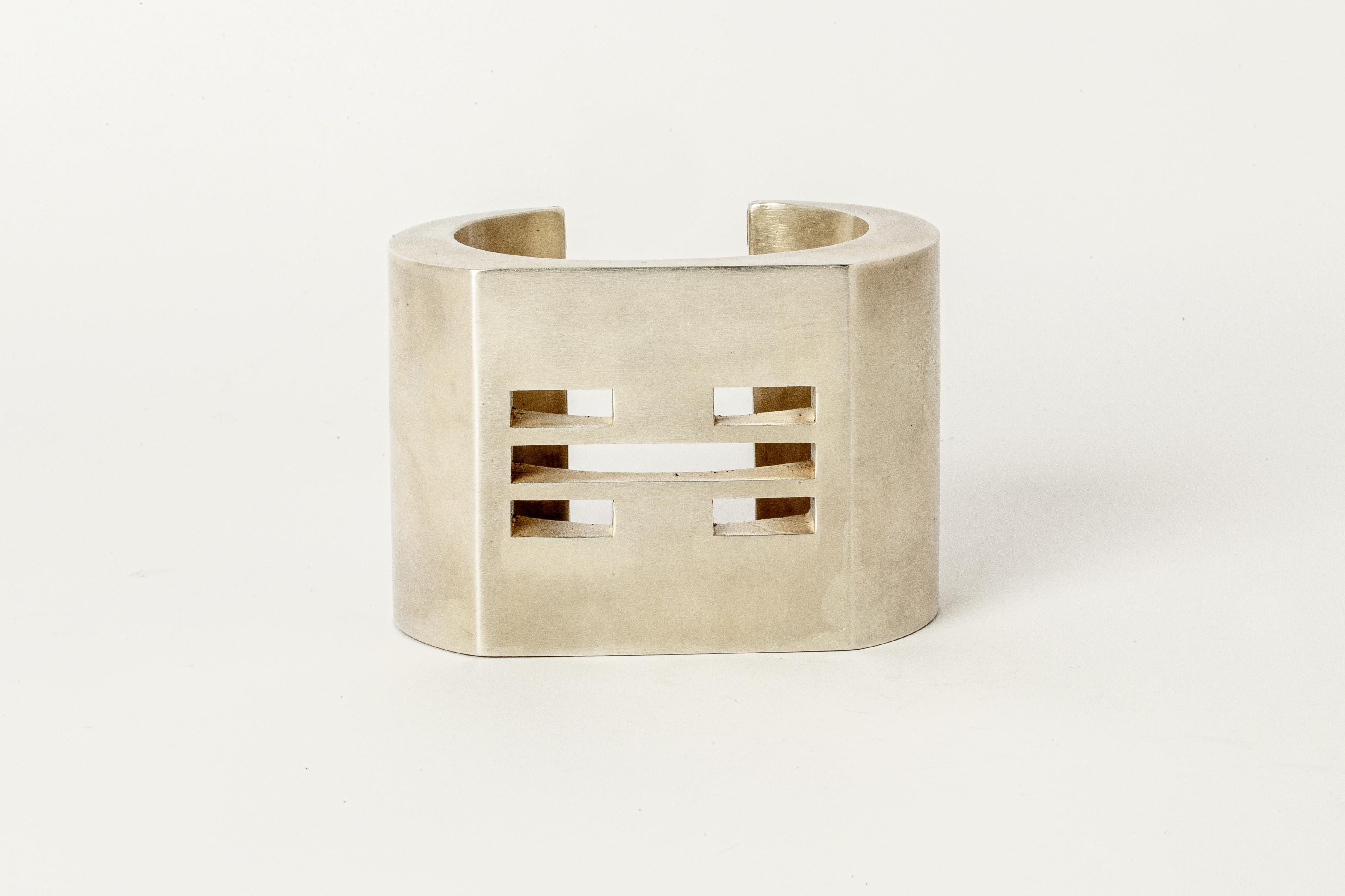 Crescent Plane Bracelet (Sugermans Punchout, 60mm, AS) In New Condition For Sale In Paris, FR