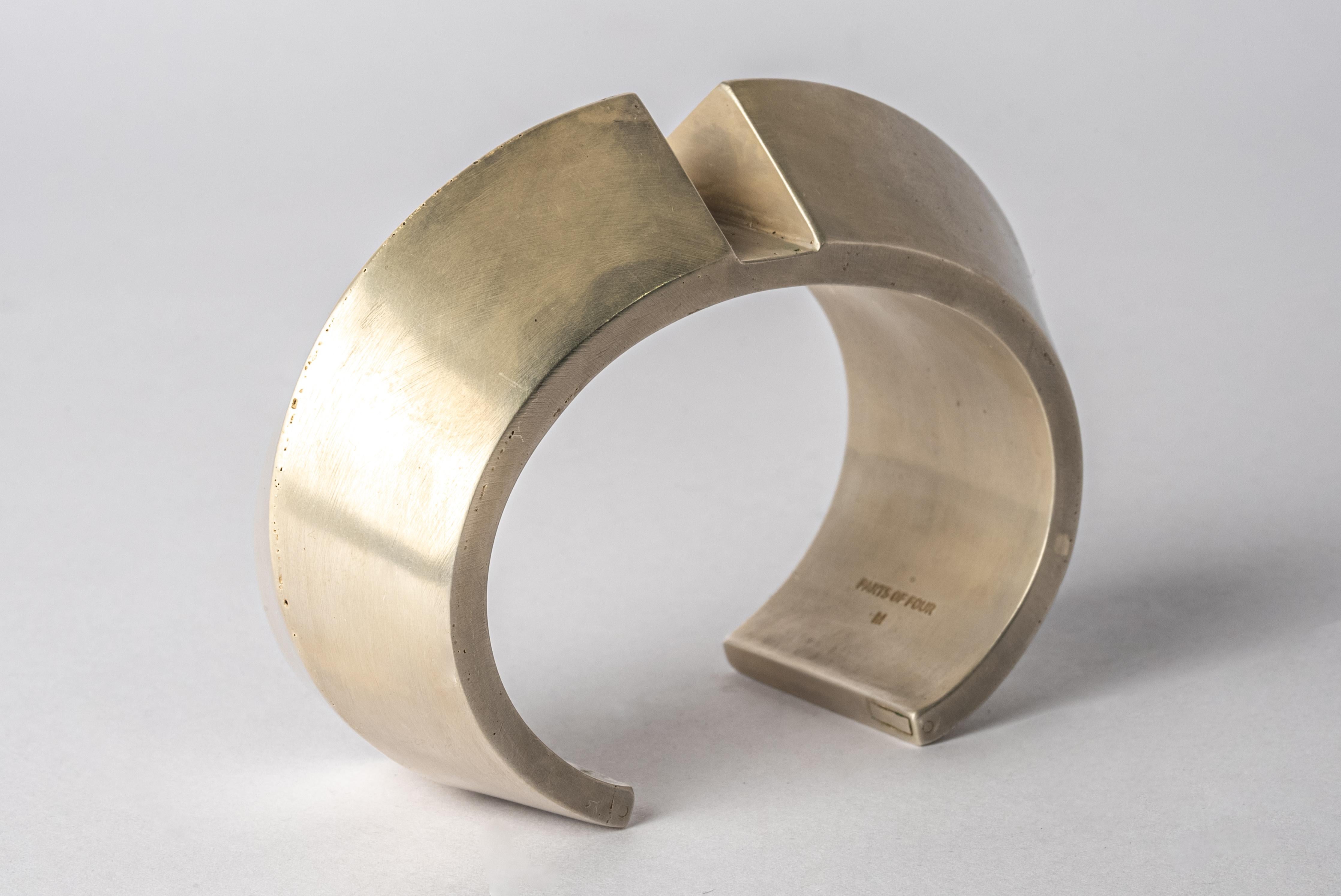 Crescent Rift Bracelet (Wedge Var., 30mm, AS) In New Condition For Sale In Paris, FR