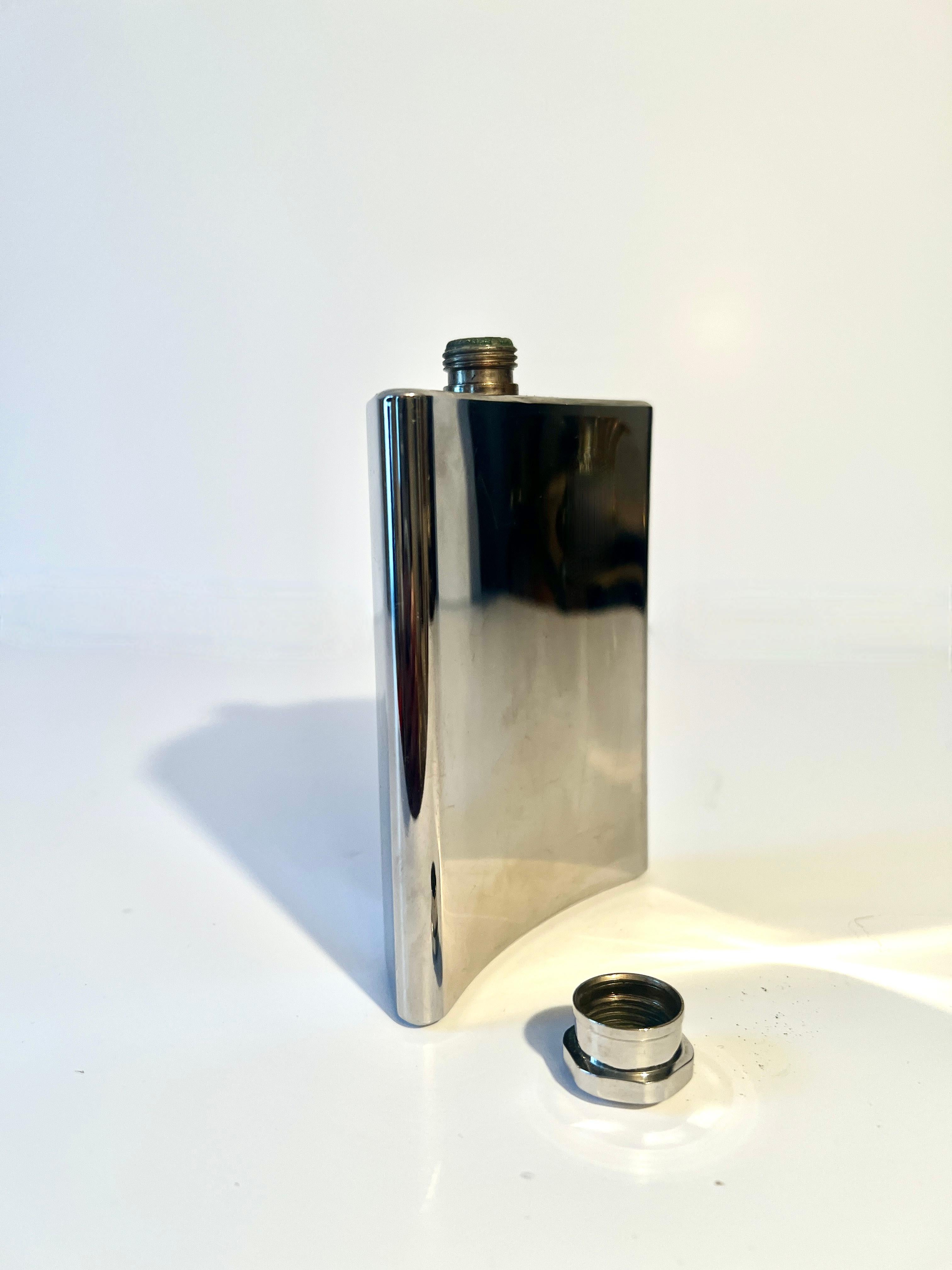 Stainless Steel Crescent Shaped Ribbed Flask with Screw Lid For Sale
