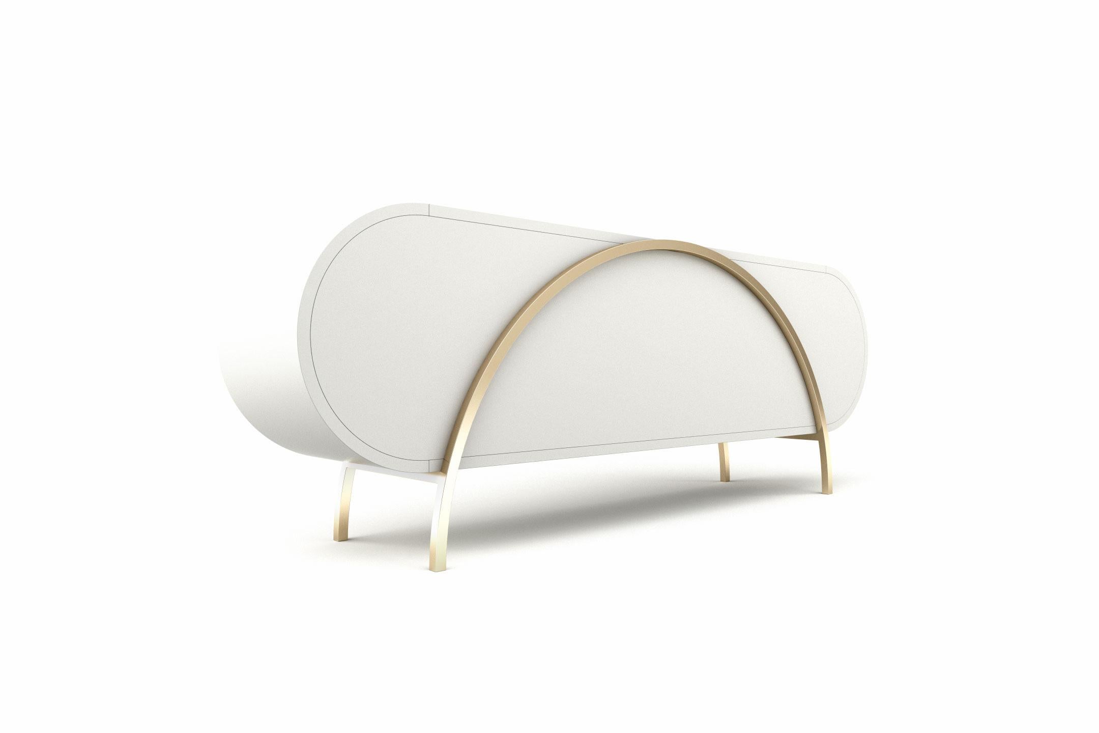 Crescent Sideboard - Modern White Lacquered Sideboard with Brass Legs In New Condition For Sale In London, GB