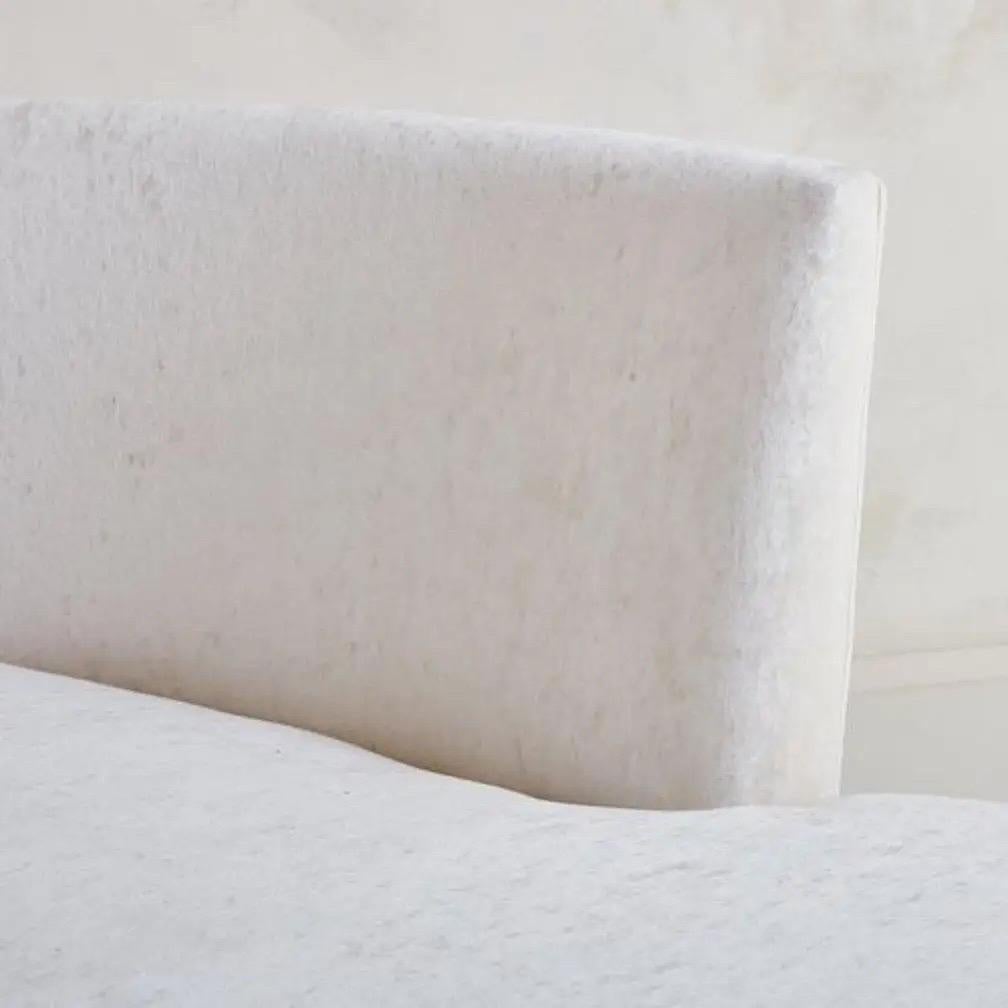 Crescent Sofa by Vladamir Kagan, 2005 3