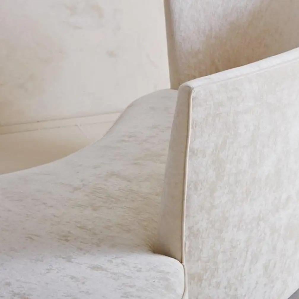 Crescent Sofa by Vladamir Kagan, 2005 8