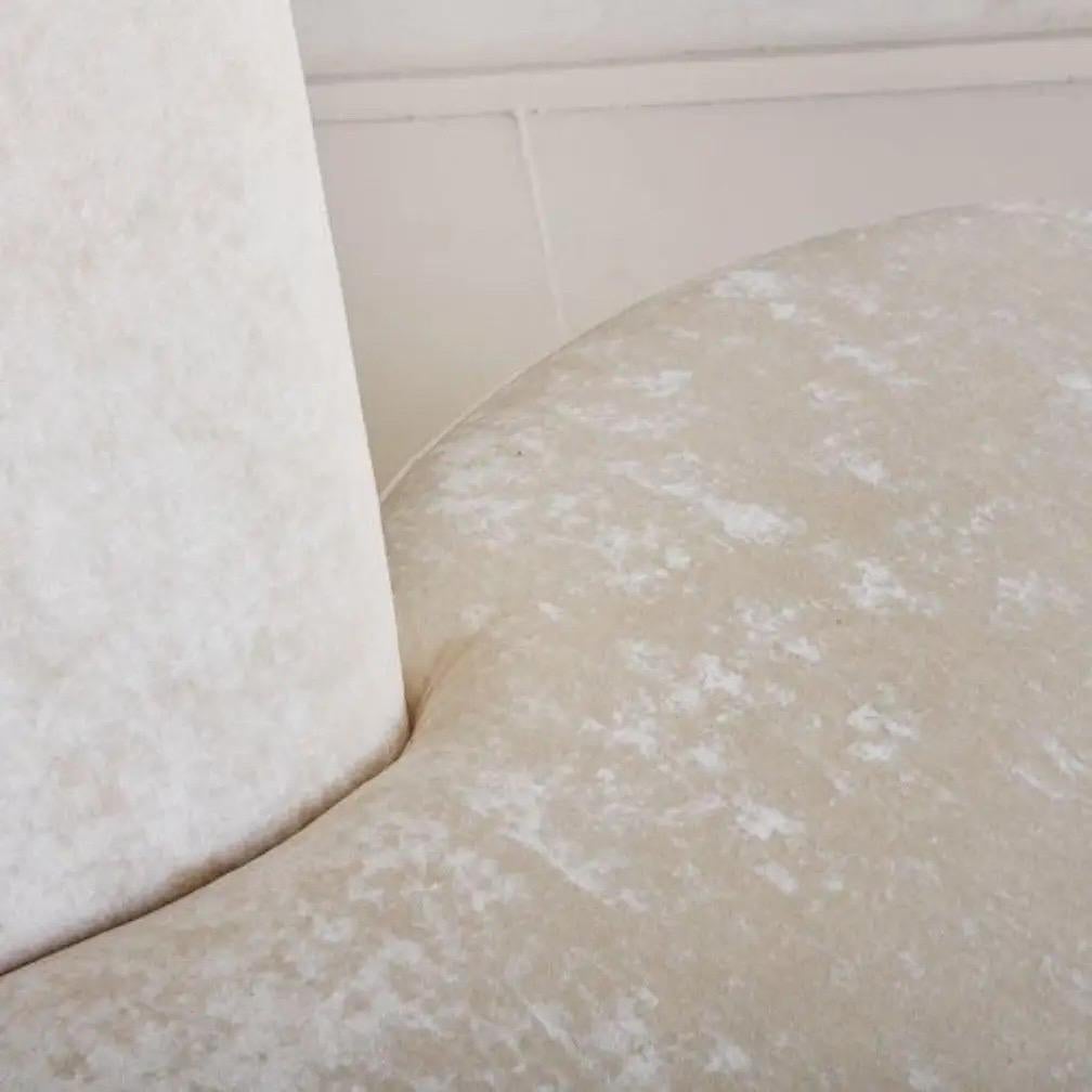 Crescent Sofa by Vladamir Kagan, 2005 In Good Condition In Chicago, IL
