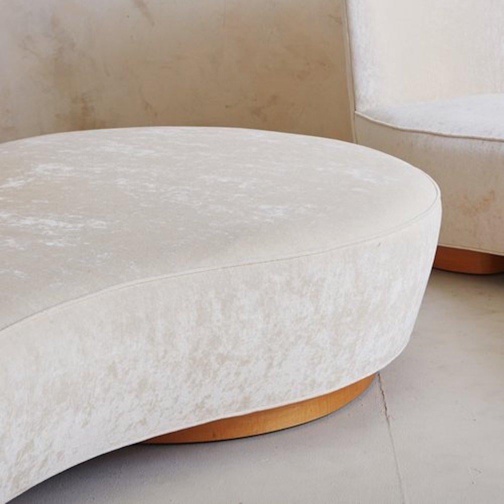 Crescent-Sofa von Vladamir Kagan, 2005 – zwei Stück verfügbar im Angebot 3