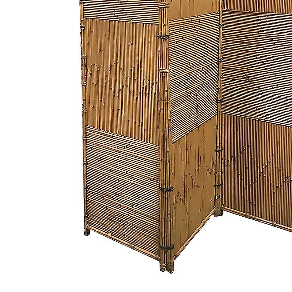 Klappbarer Raumteiler im Crespi-Stil mit 3 Tafeln, Schilf-Rattan im Zustand „Hervorragend“ im Angebot in Van Nuys, CA