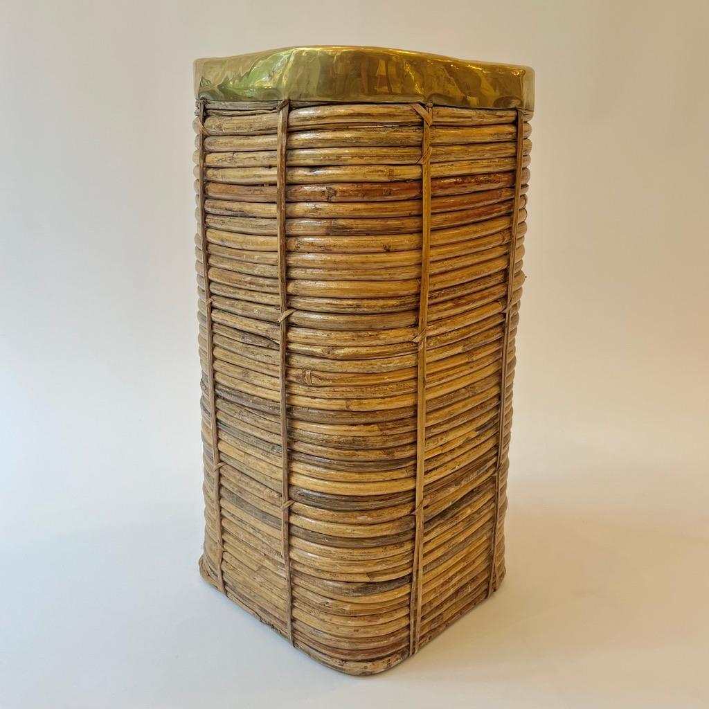 Europeo Portaombrelli in rattan e ottone anni '70 circa in vendita