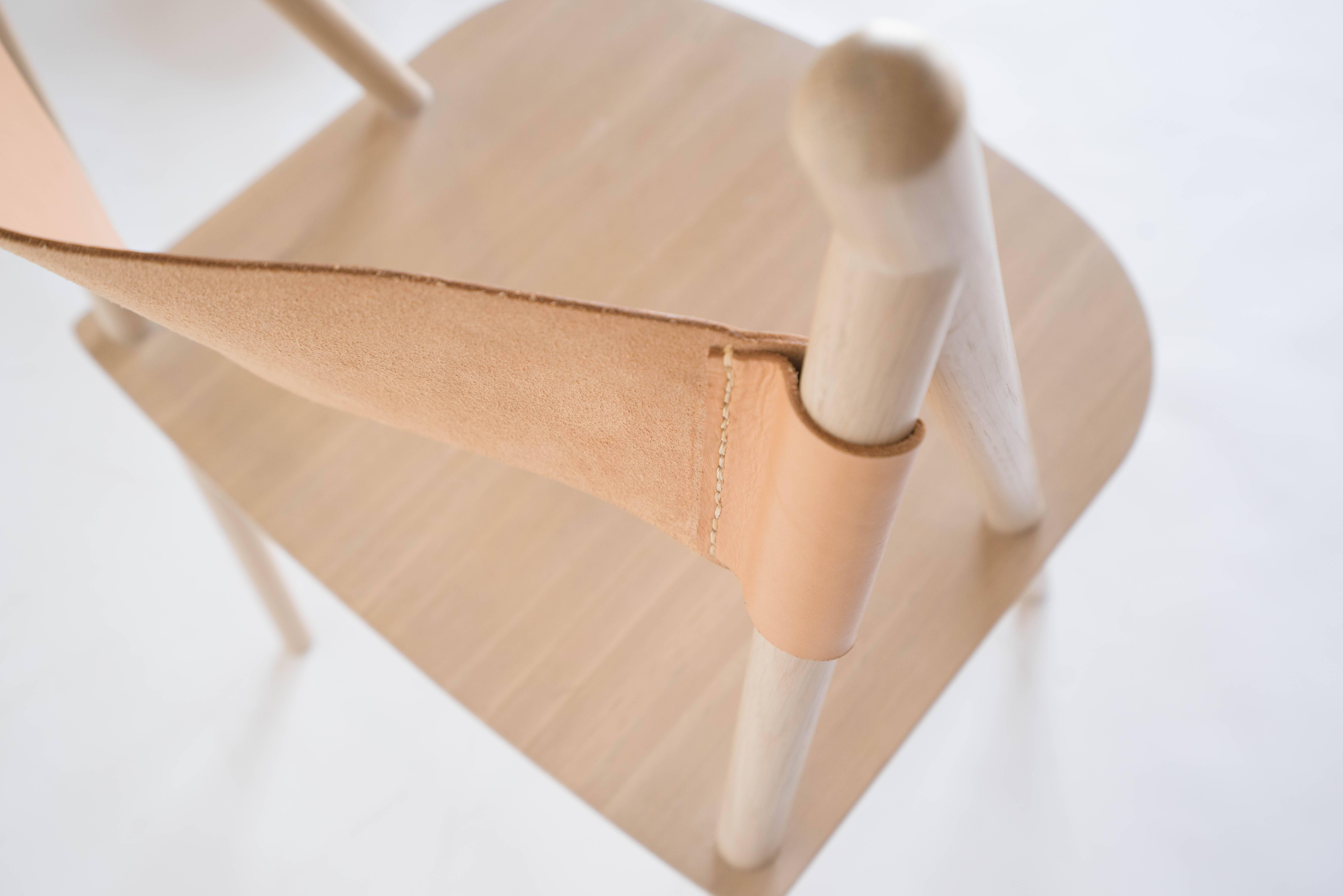 Cress Chair by Sun at Six, Nude Minimalistischer Beistell- oder Esszimmerstuhl aus Holz, Leder (Tischlerei) im Angebot