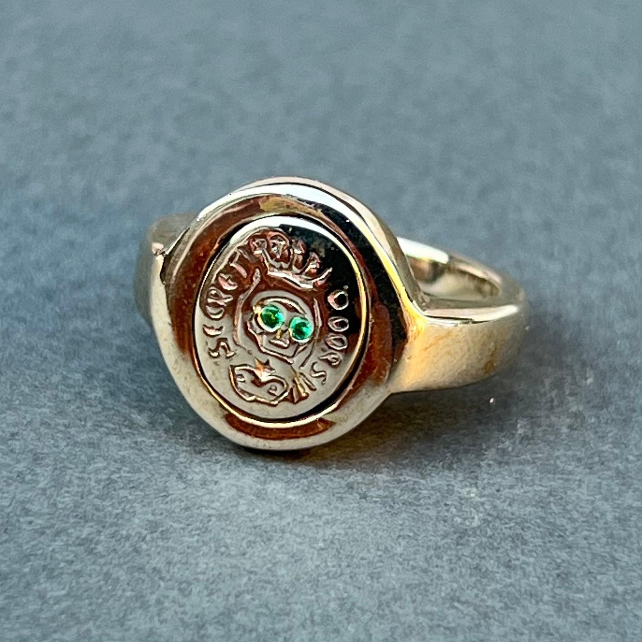 Men's Crest Ring Signet Ring Skull Emerald Memento Mori Style J Dauphin For Sale