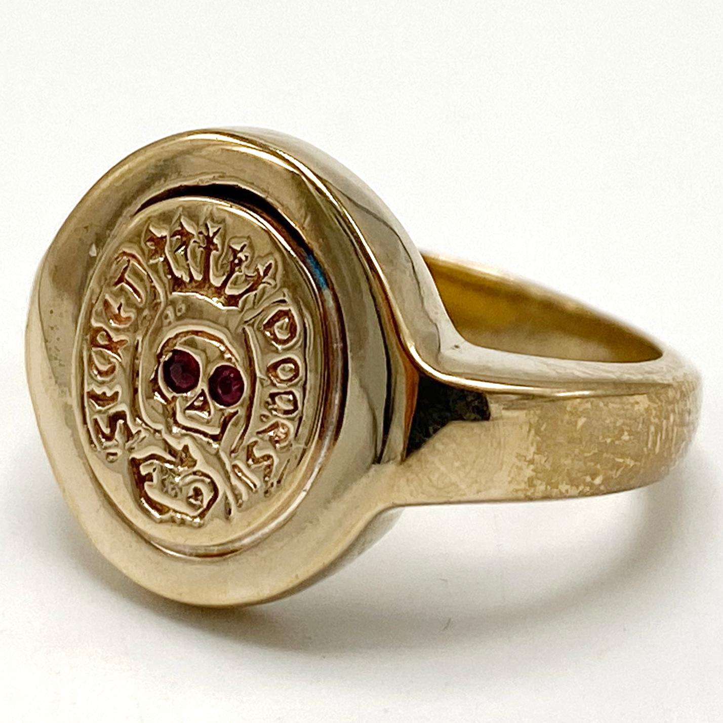 Wappenschild im Memento Mori-Stil  kull-Ring, Bronze Rubin J Dauphin im Angebot 1