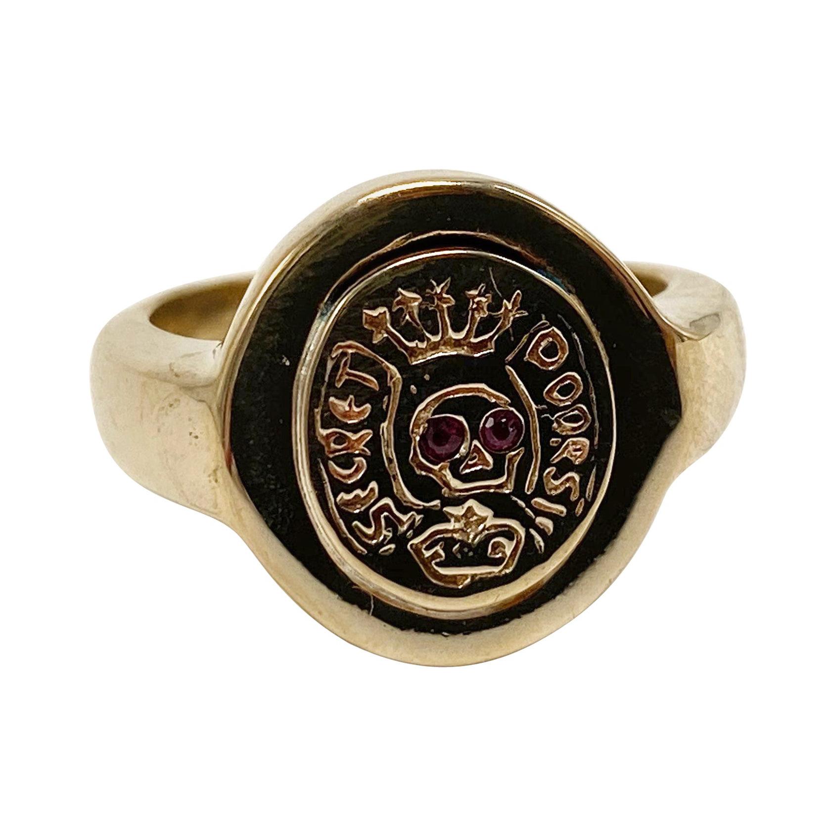 Wappenschild im Memento Mori-Stil  kull-Ring, Bronze Rubin J Dauphin im Angebot