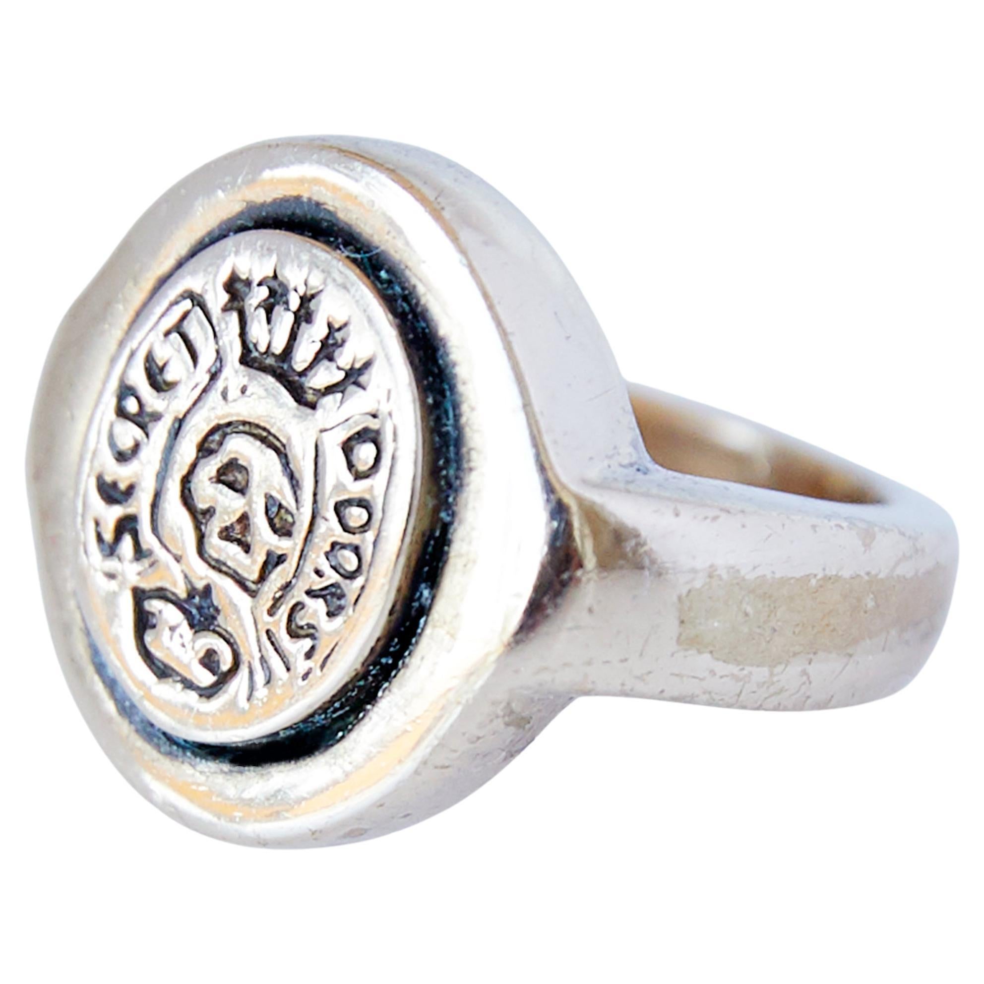 Crest Siegel-Ring mit Totenkopf im Memento Mori-Stil aus Bronze J Dauphin für Damen oder Herren im Angebot