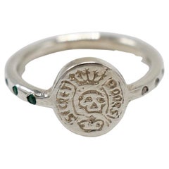 Crest Siegelring aus Sterlingsilber mit Smaragd und weißem Diamant Schädel J Dauphin