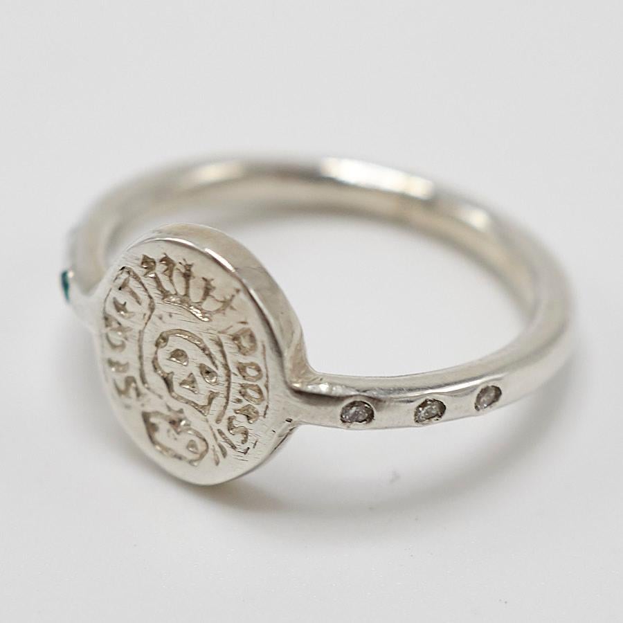 Crest Signet Skull Ring Emerald White Diamond Memento Mori Style Silver In New Condition In Los Angeles, CA