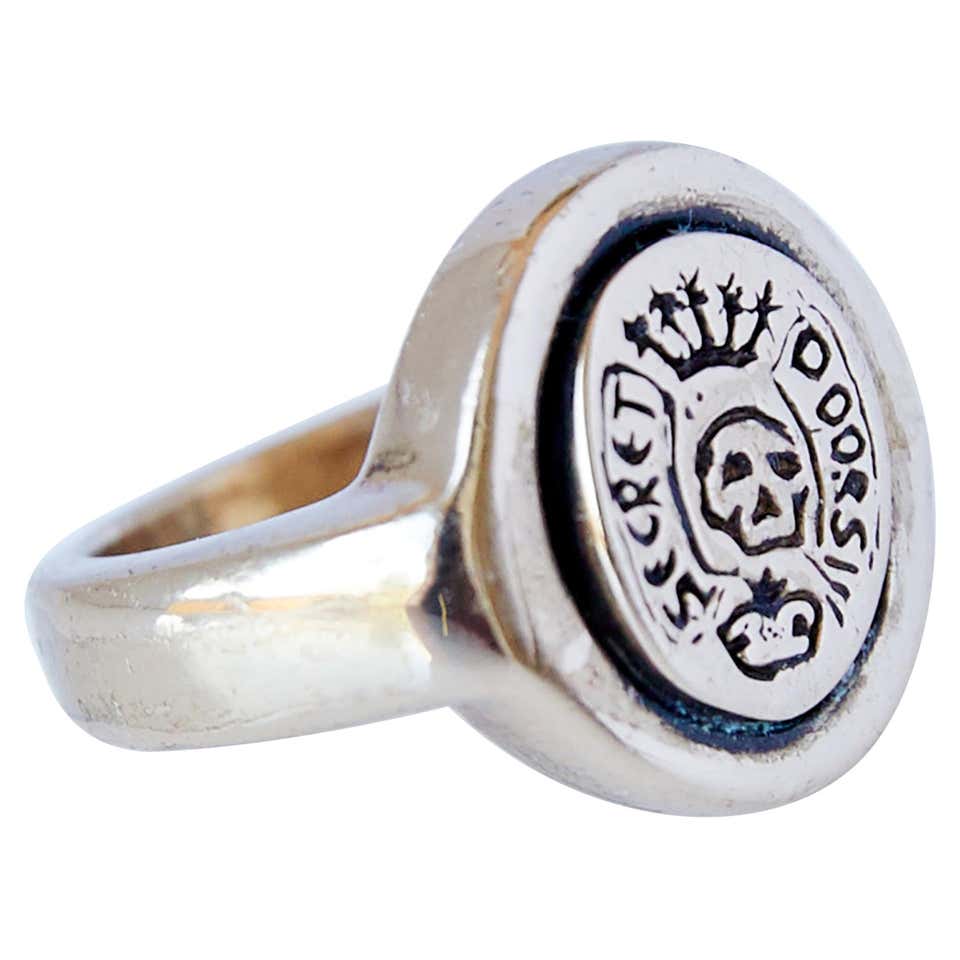 Antique Skull and Bones Diamond Memento Mori Ring at 1stDibs | antique ...