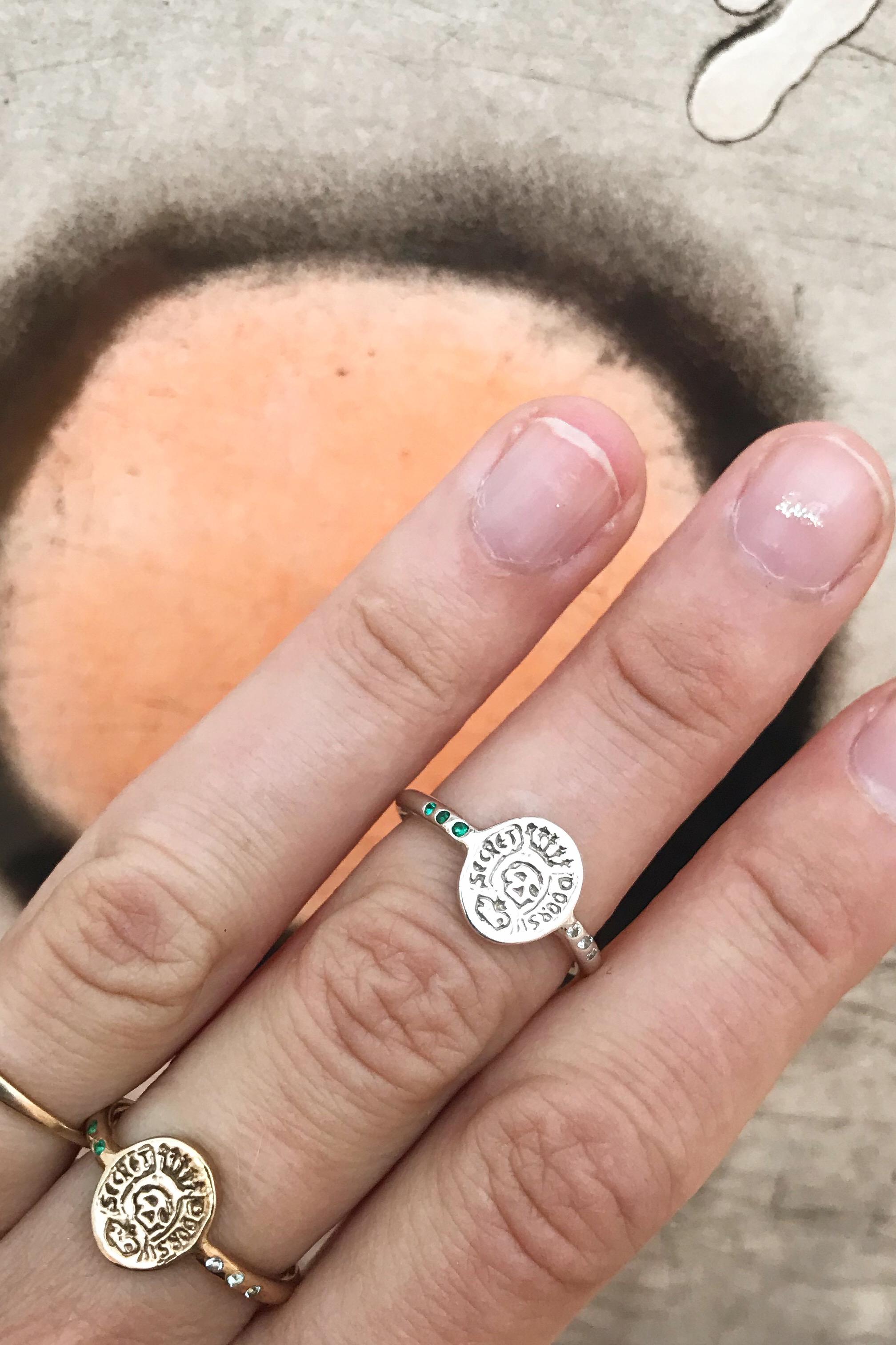 Vittoriano Anello Crest Signet Skull in stile vittoriano Unisex in vendita