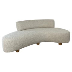 Vintage Crest sofa in Boucle