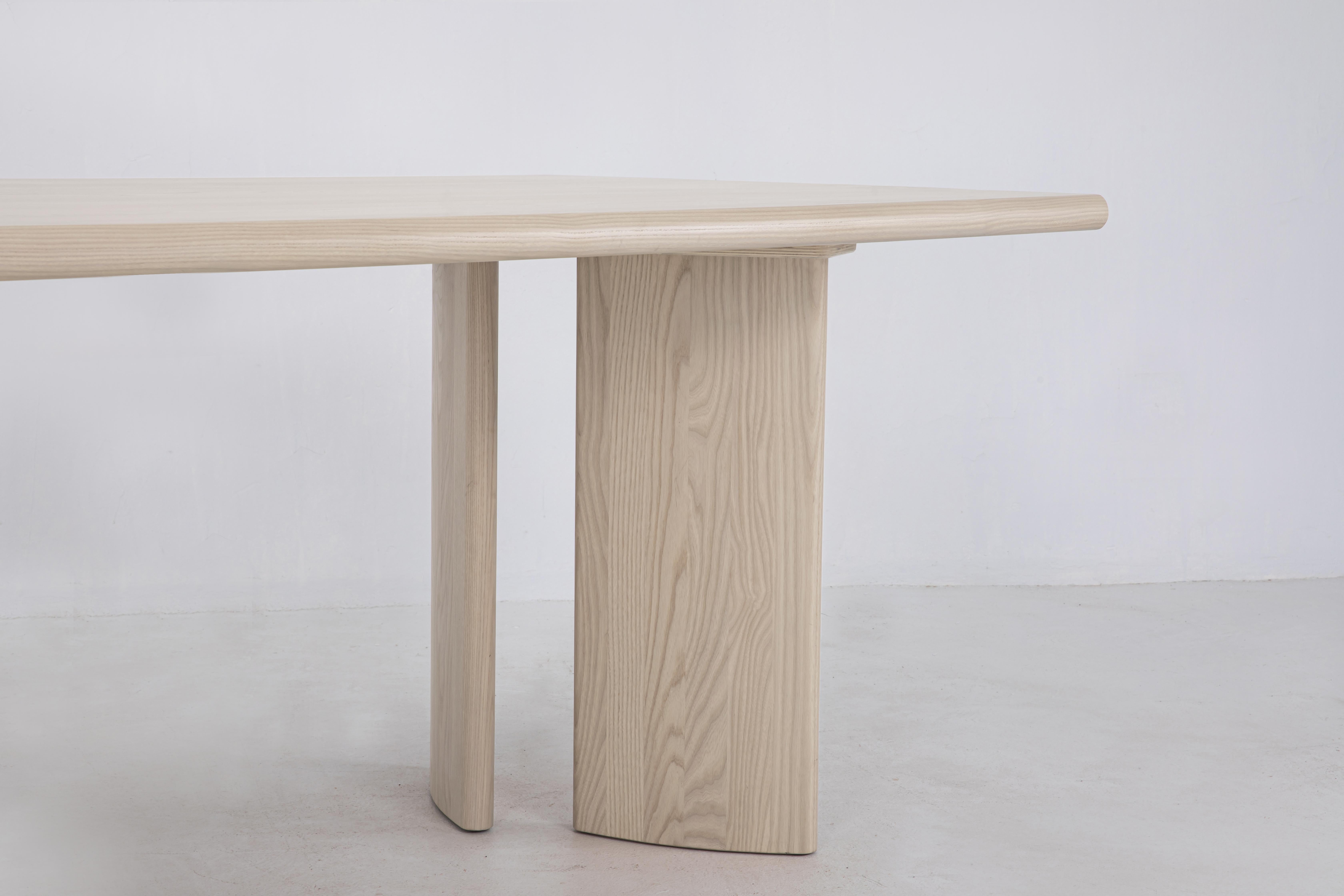 Table Crest 198,1 cm couleur chair, table de salle à manger minimaliste en bois en vente 3