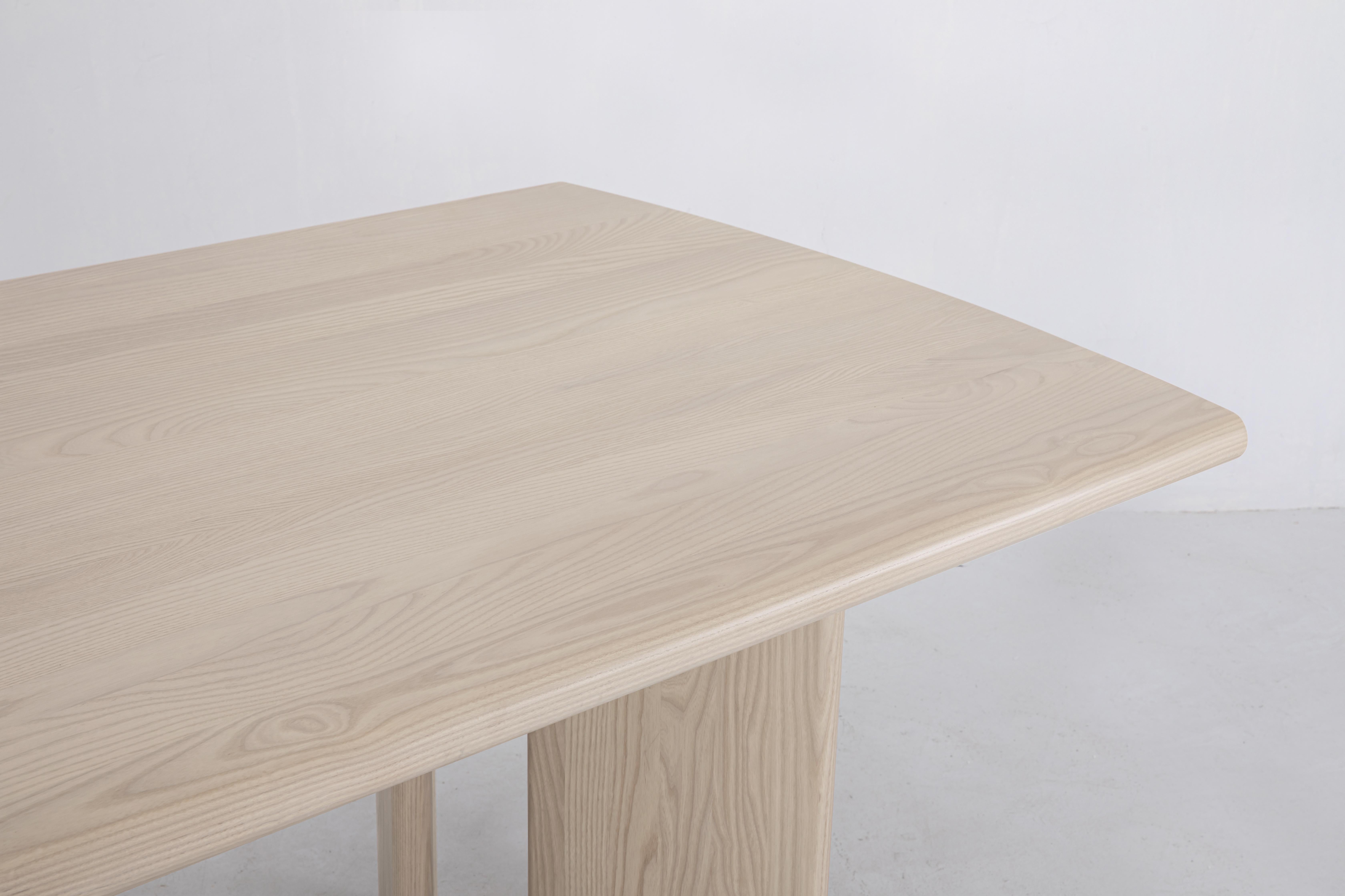 Table Crest 198,1 cm couleur chair, table de salle à manger minimaliste en bois en vente 4
