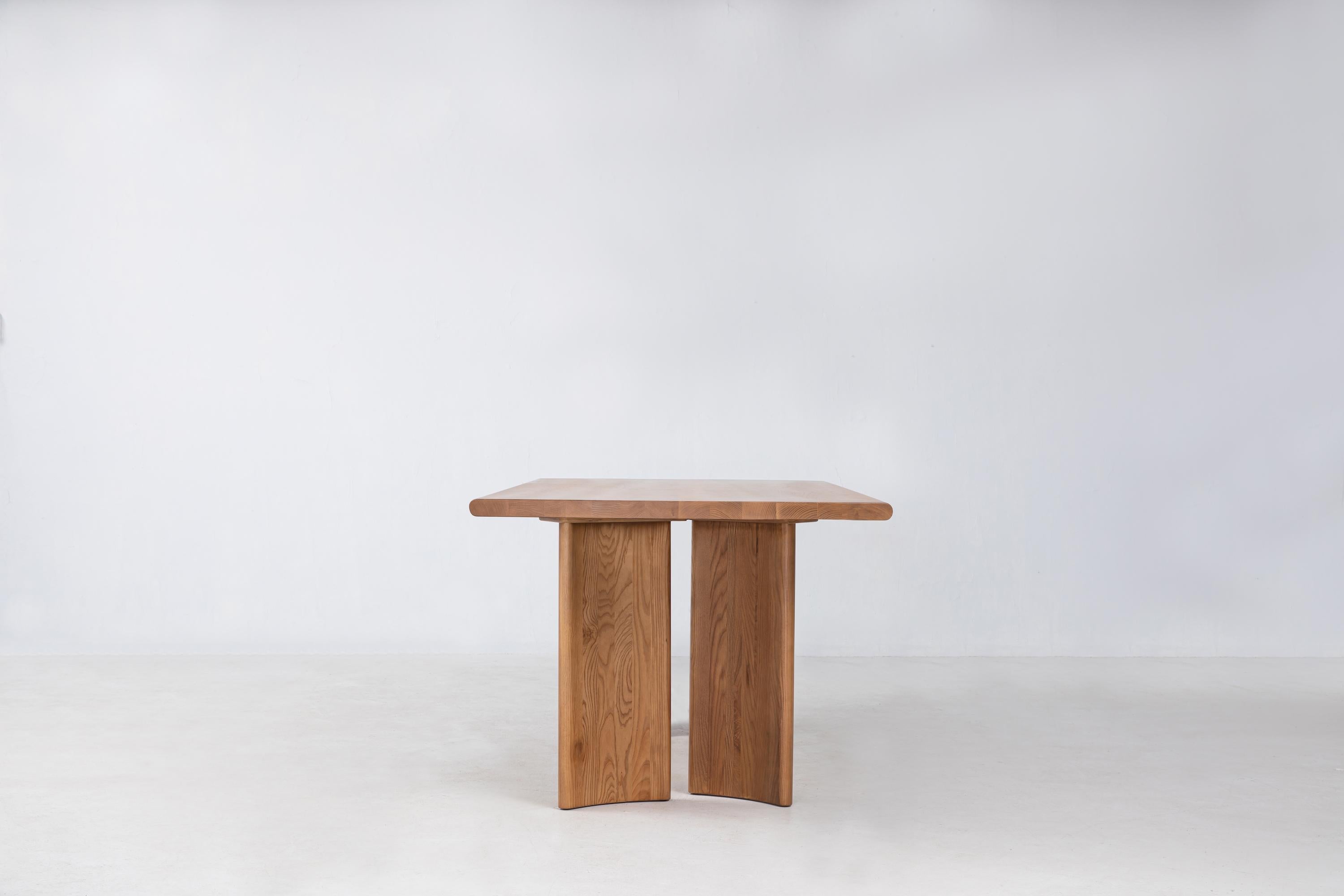 Crest Table 78