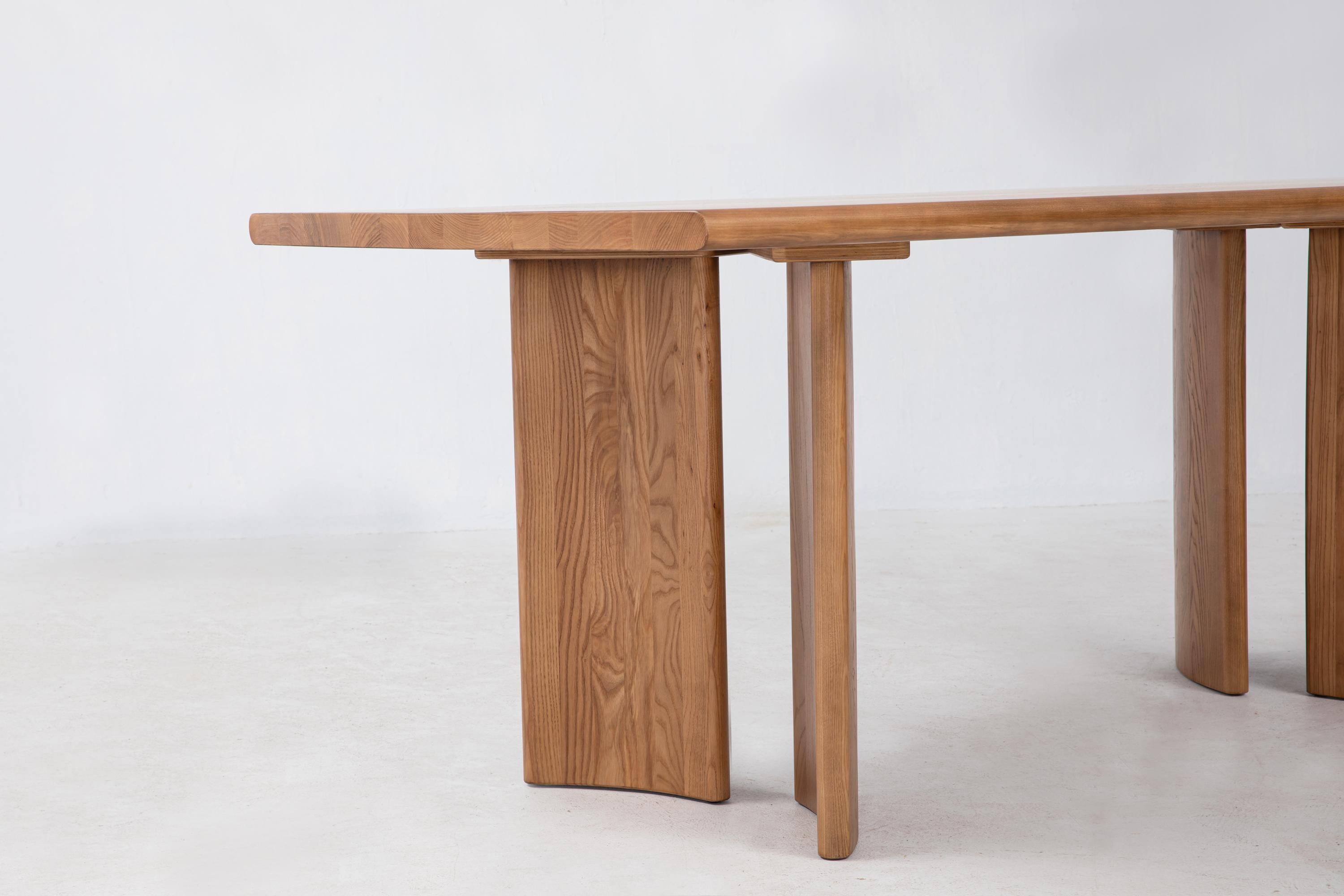 Crest Table 78