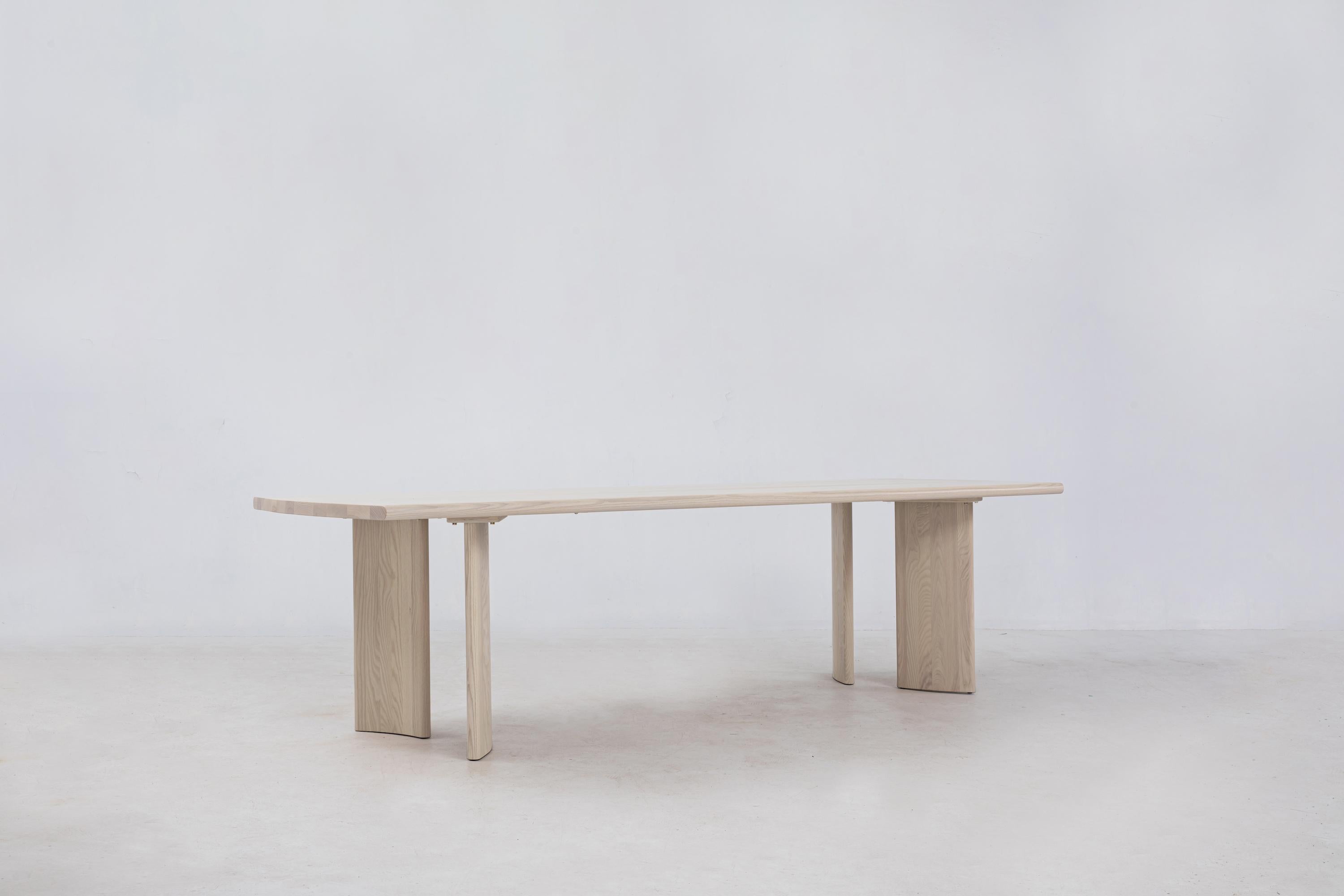 Crest Table 78