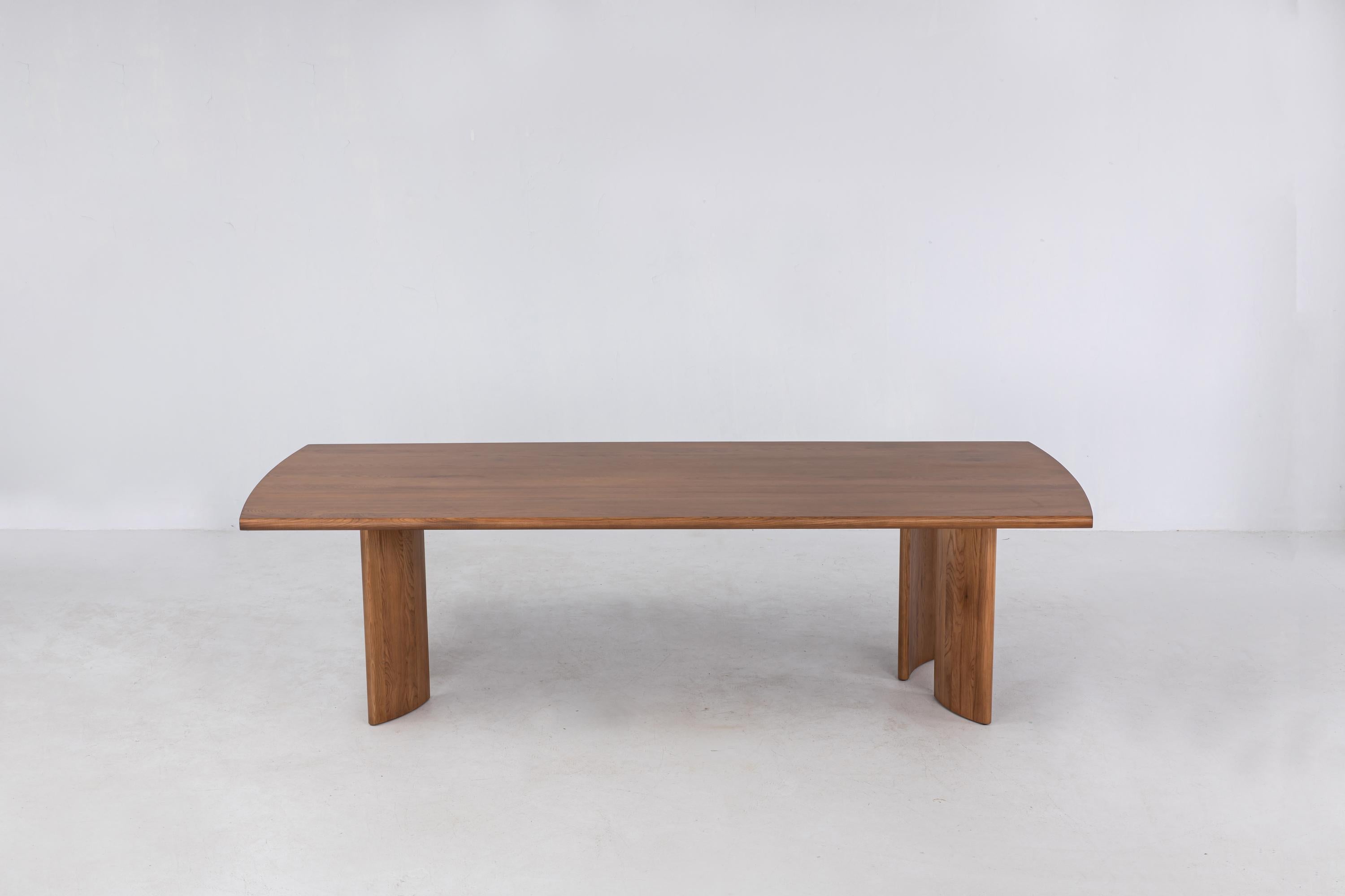Crest Table 78